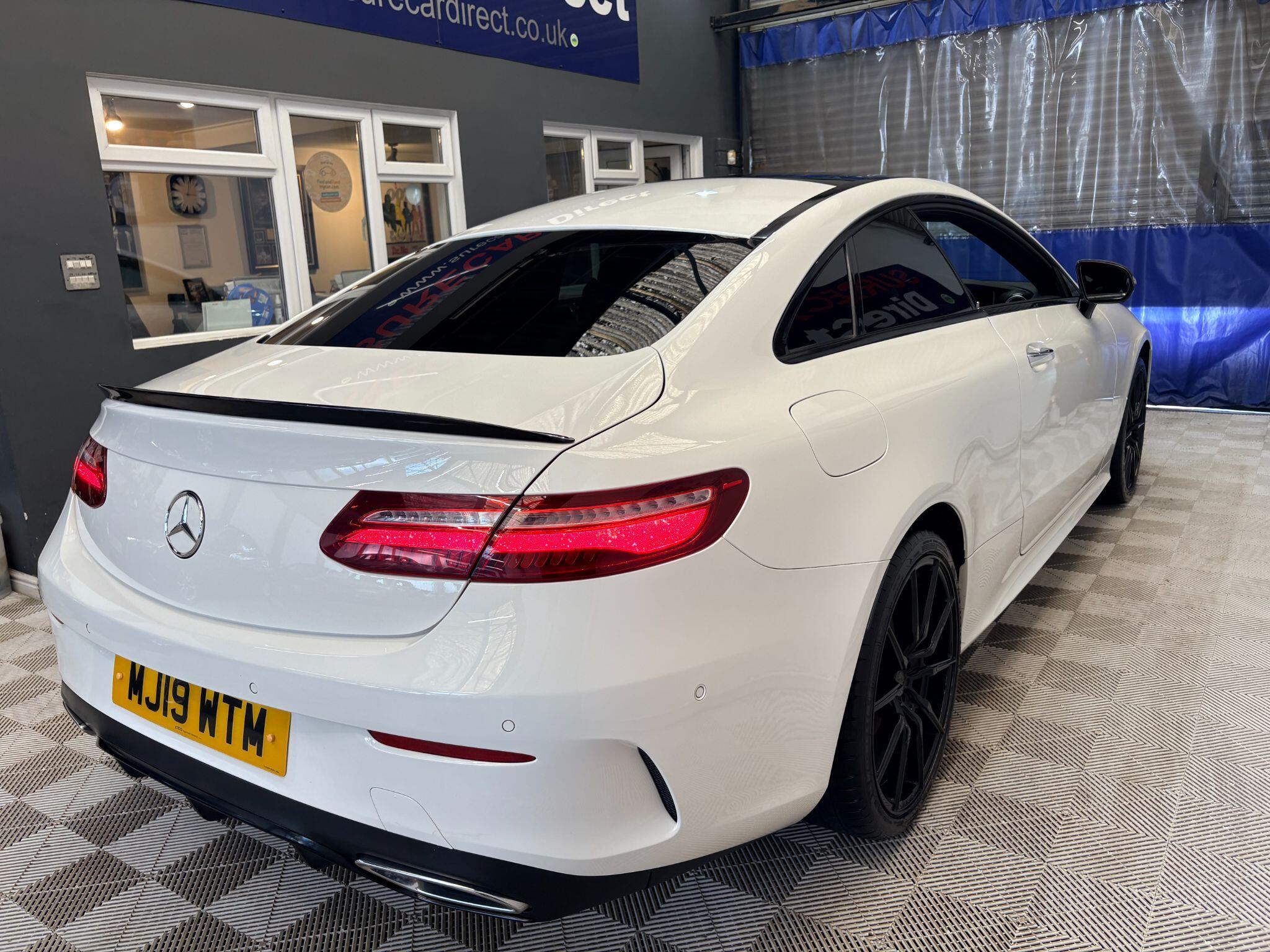 Mercedes-Benz E-Class view 32
