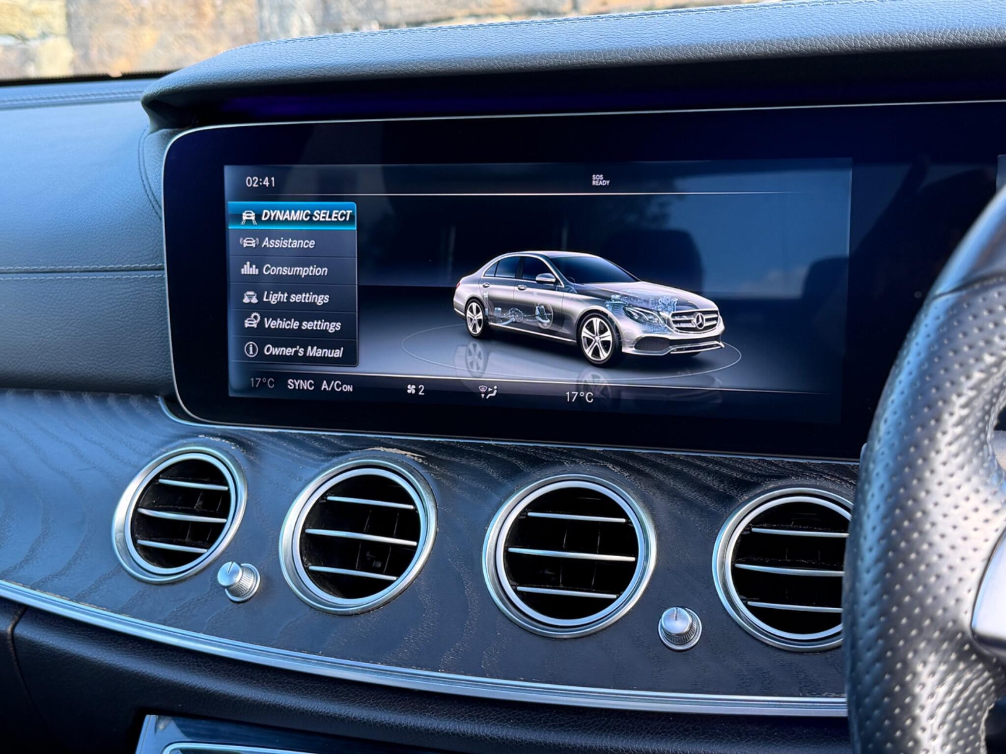 Mercedes-Benz E-Class view 39