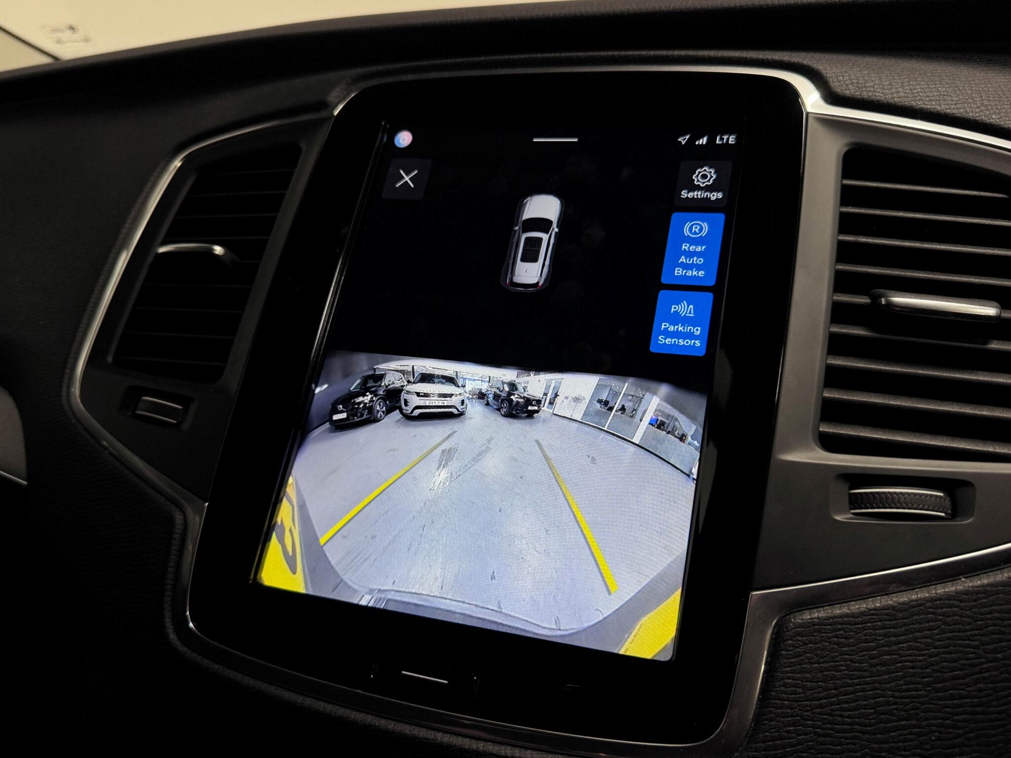 Volvo XC90 view 14