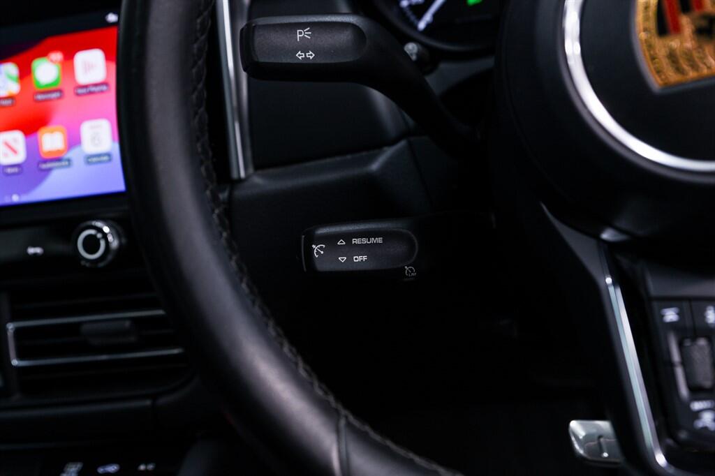 Porsche Macan view 24