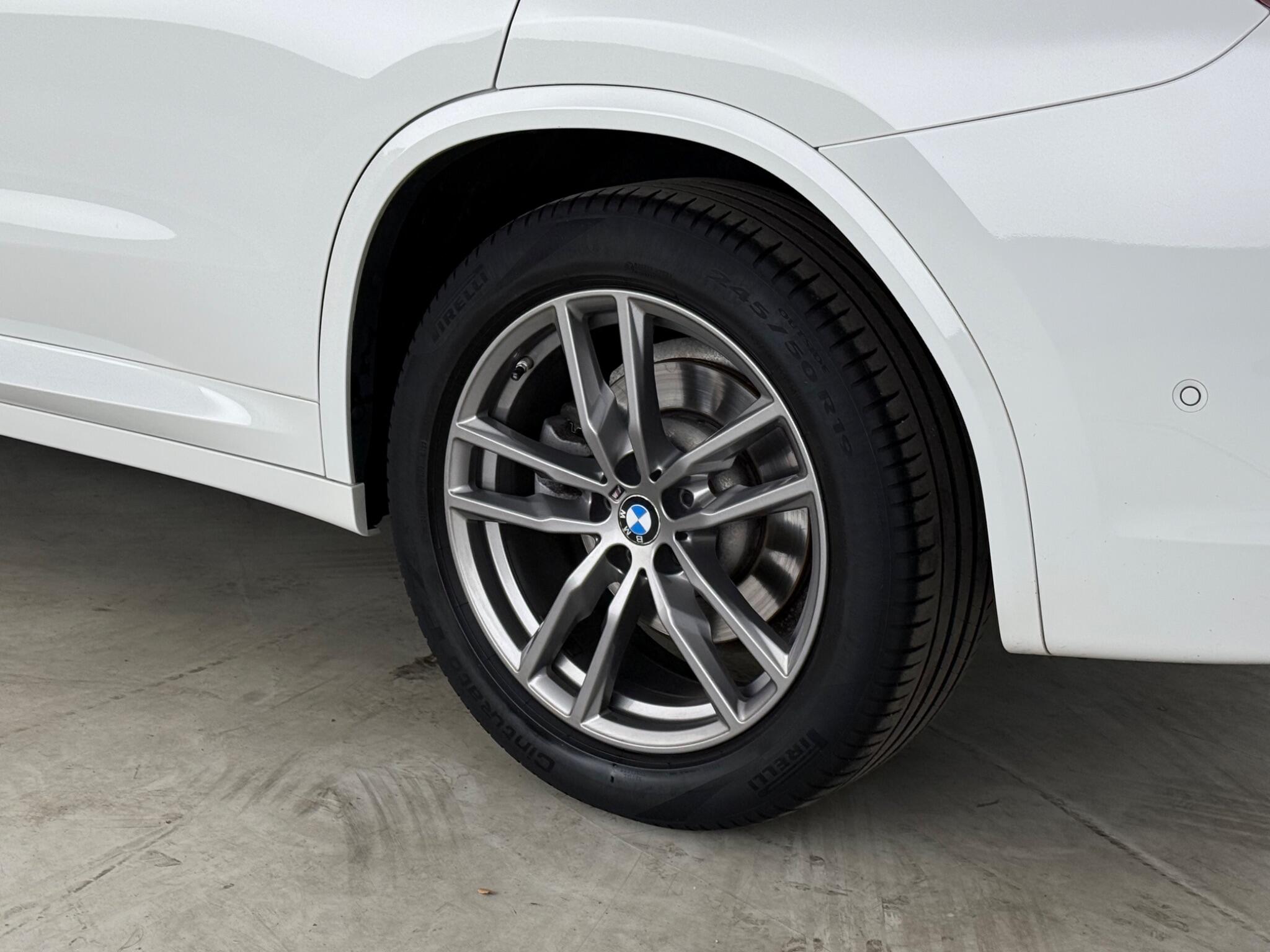 BMW X3 view 11