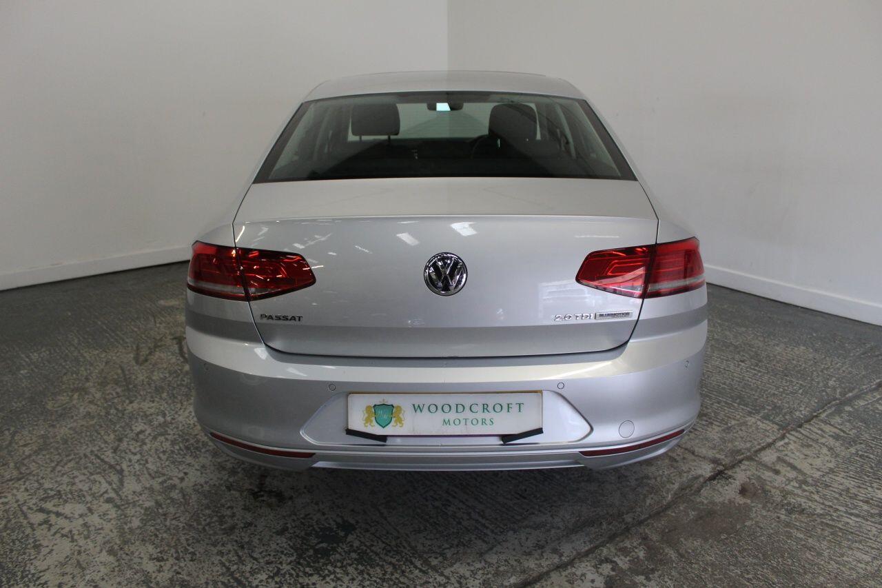 Volkswagen Passat view 14