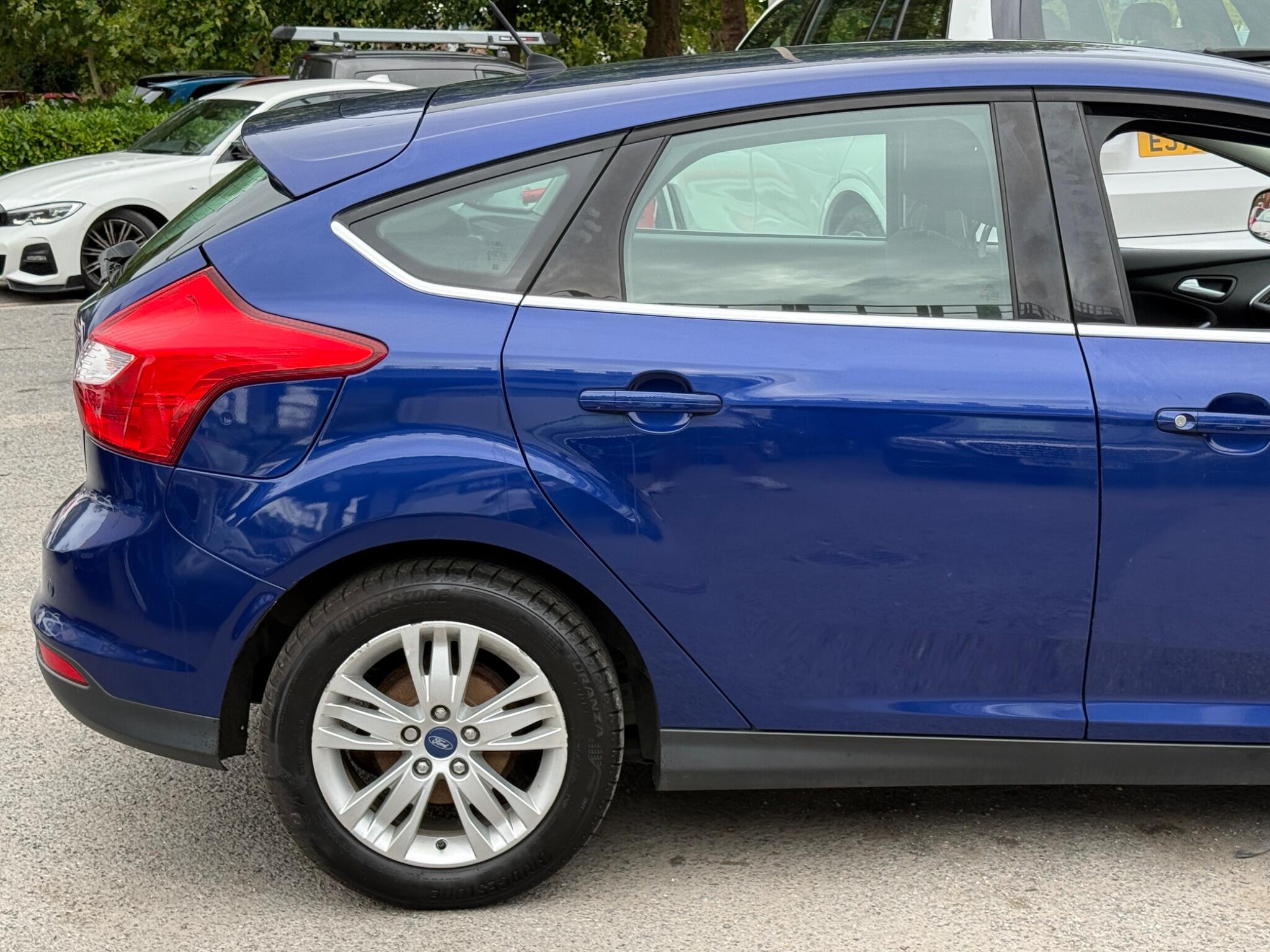 Ford Focus - Image 21