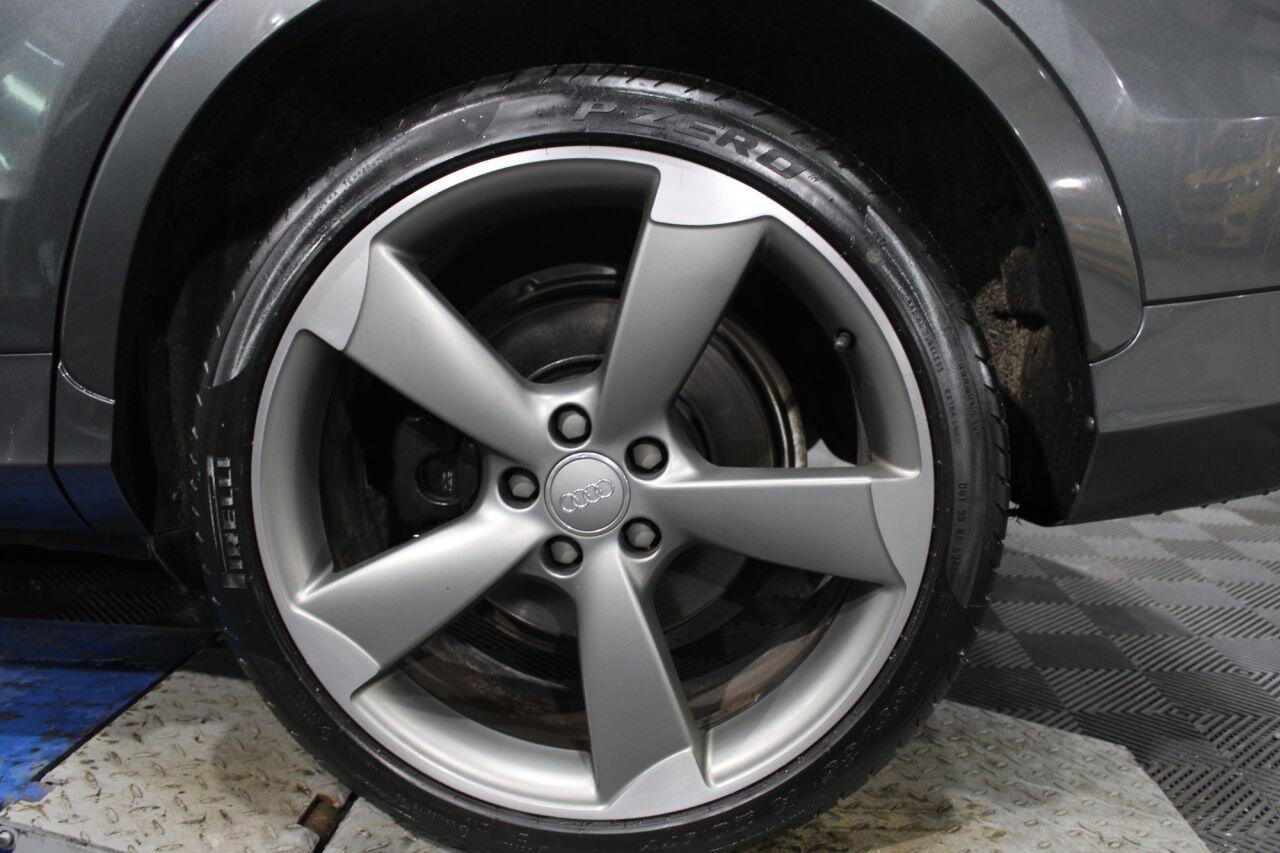Audi RS Q3 view 7