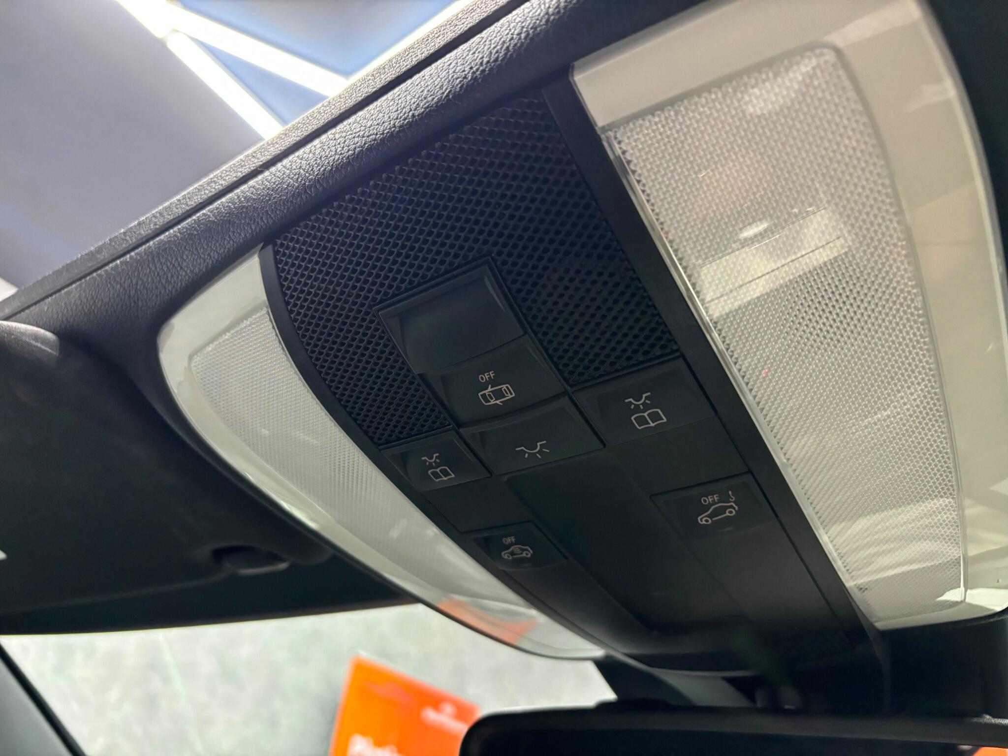 Mercedes-Benz E Class view 25