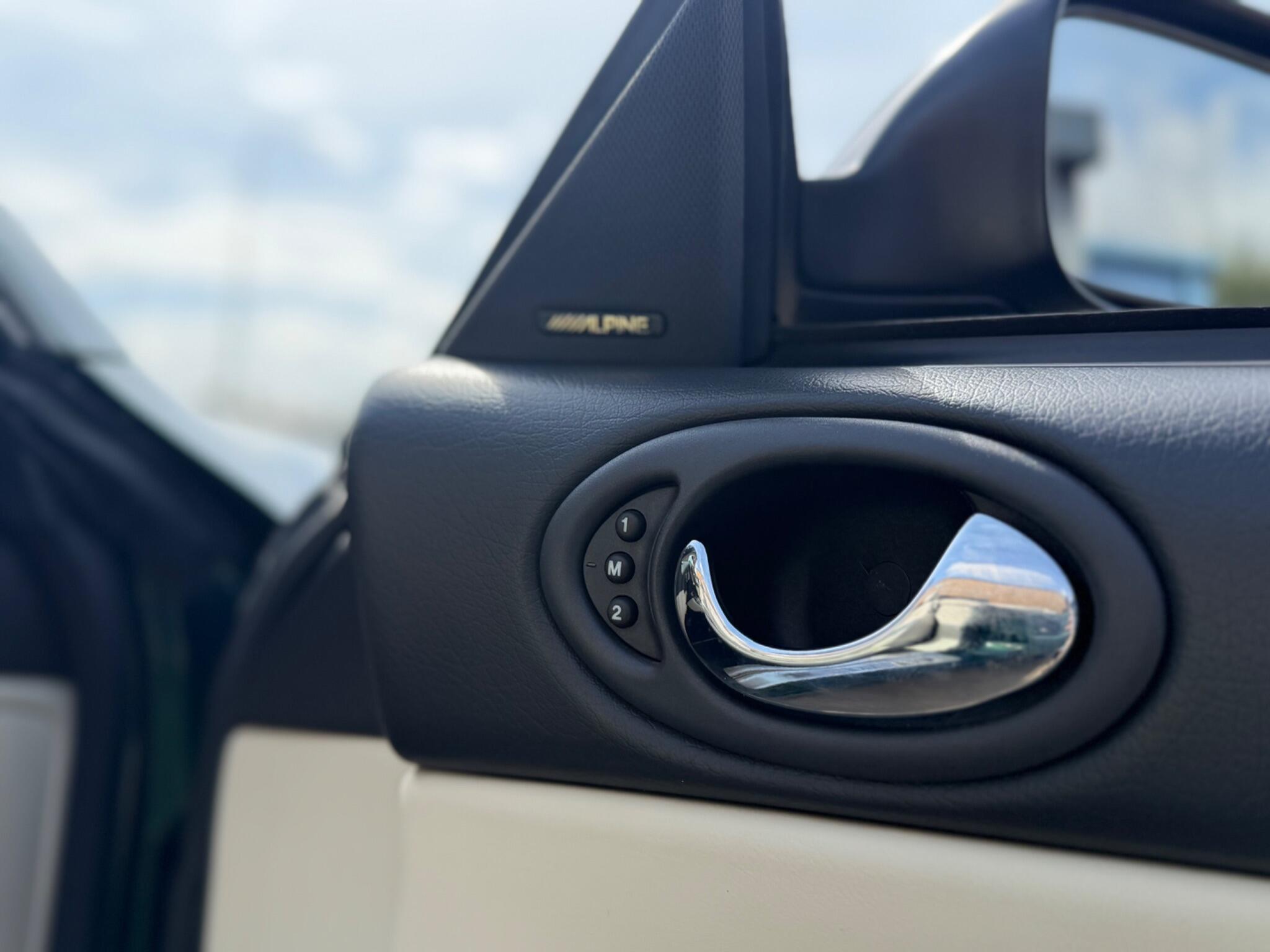 Jaguar XK8 view 36