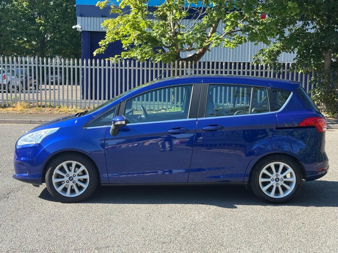 Ford B-Max view 6