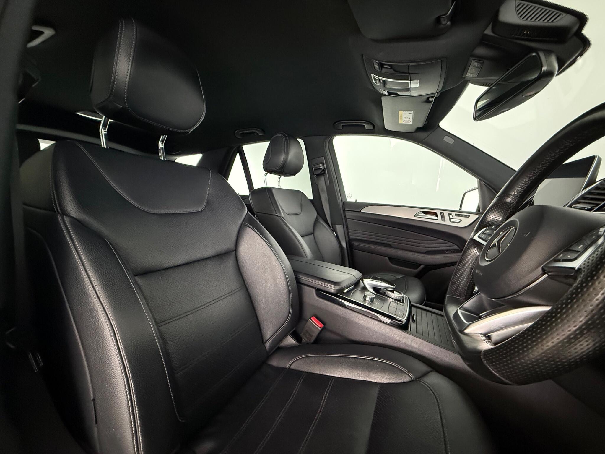 Mercedes-Benz GLE view 33