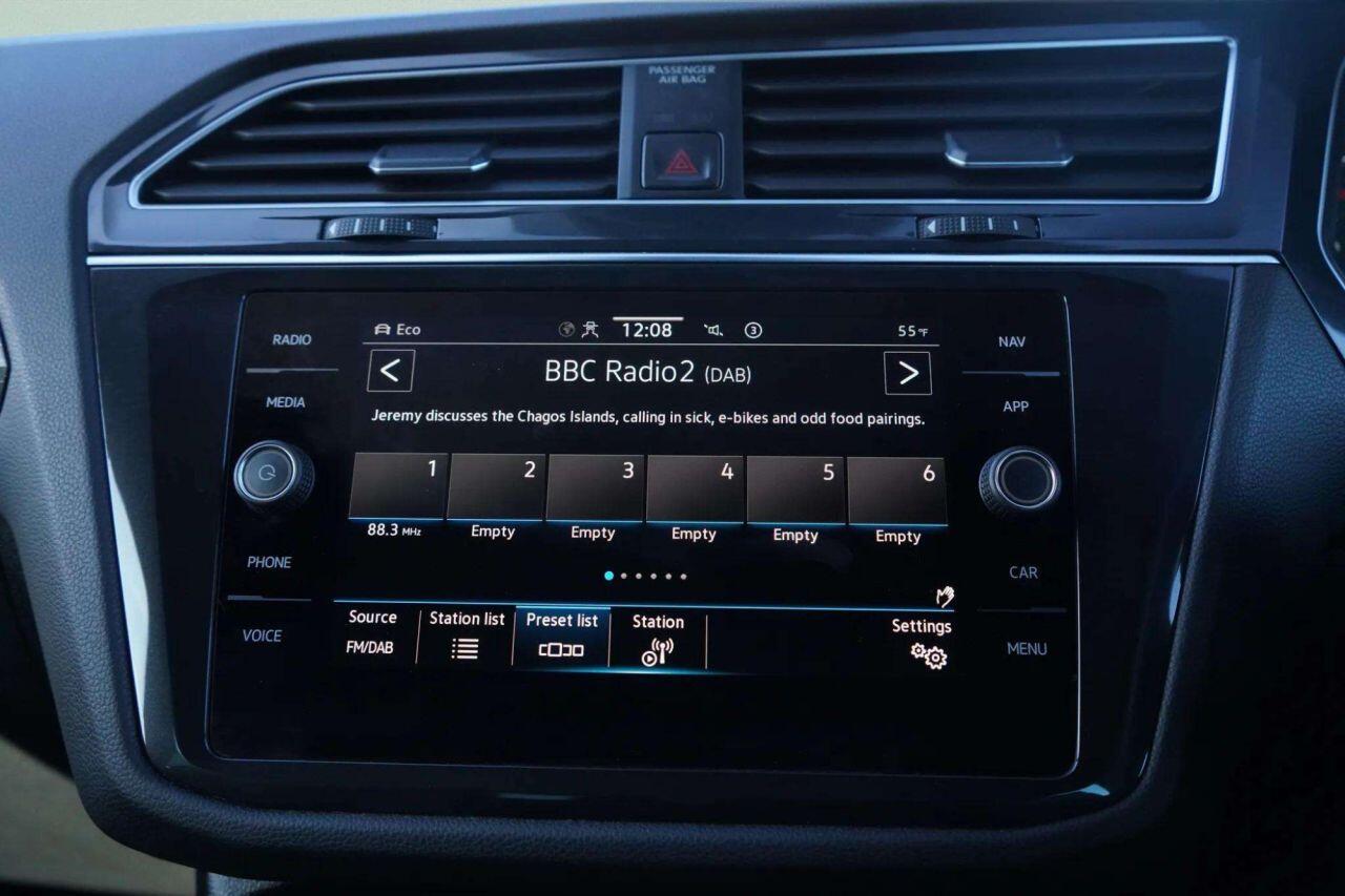 Volkswagen Tiguan view 27