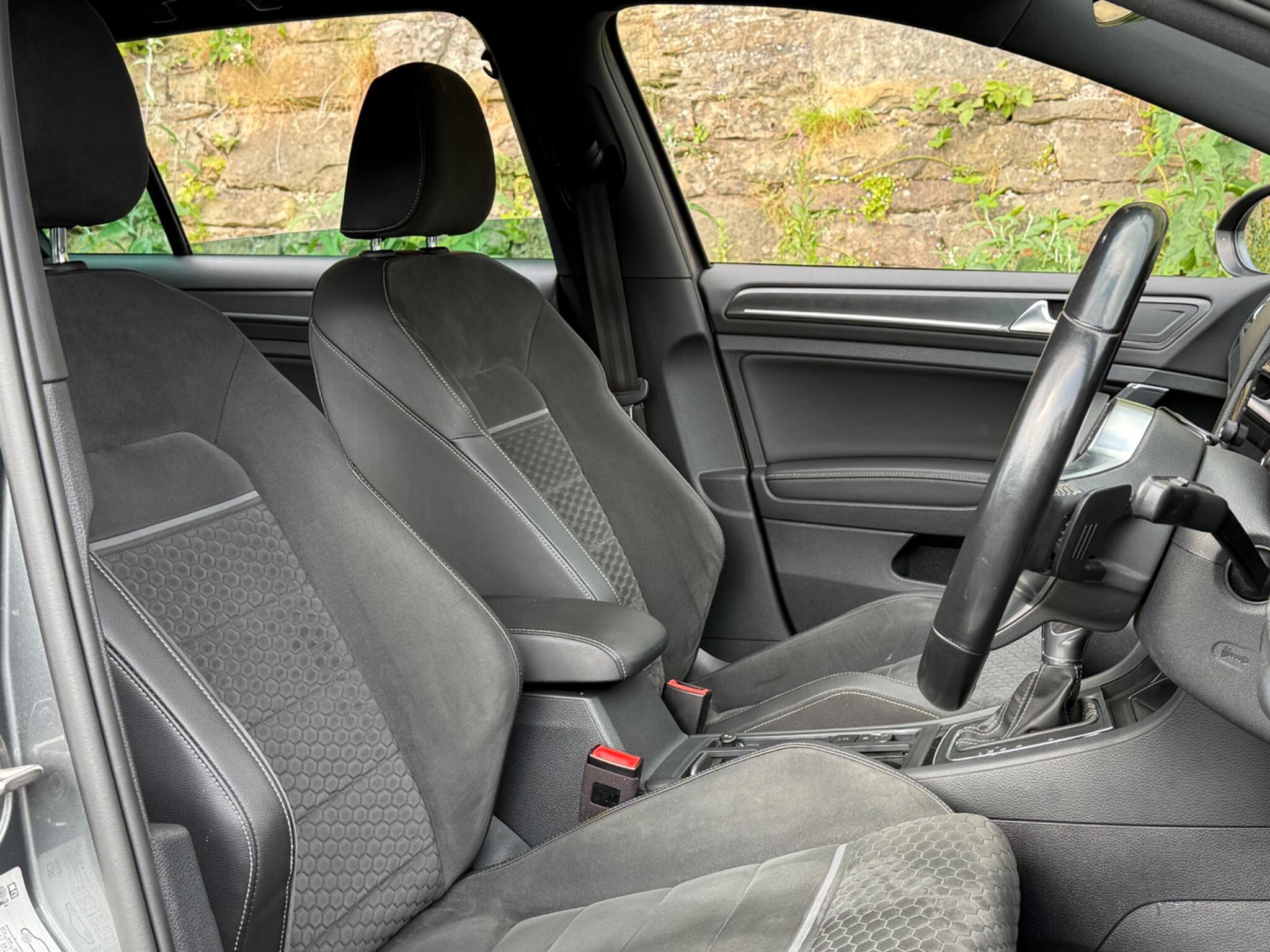 Volkswagen Golf view 12
