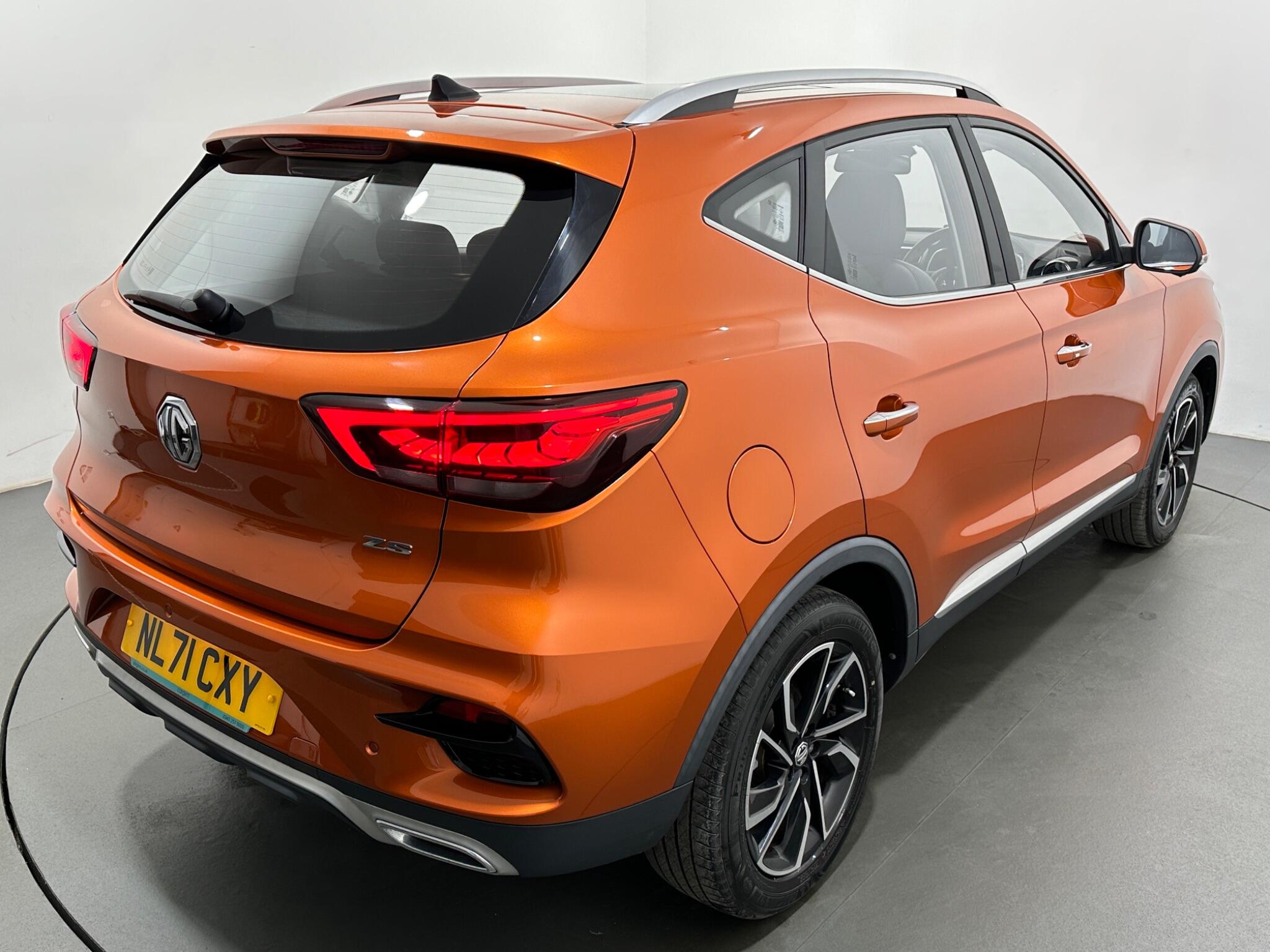 MG ZS view 50