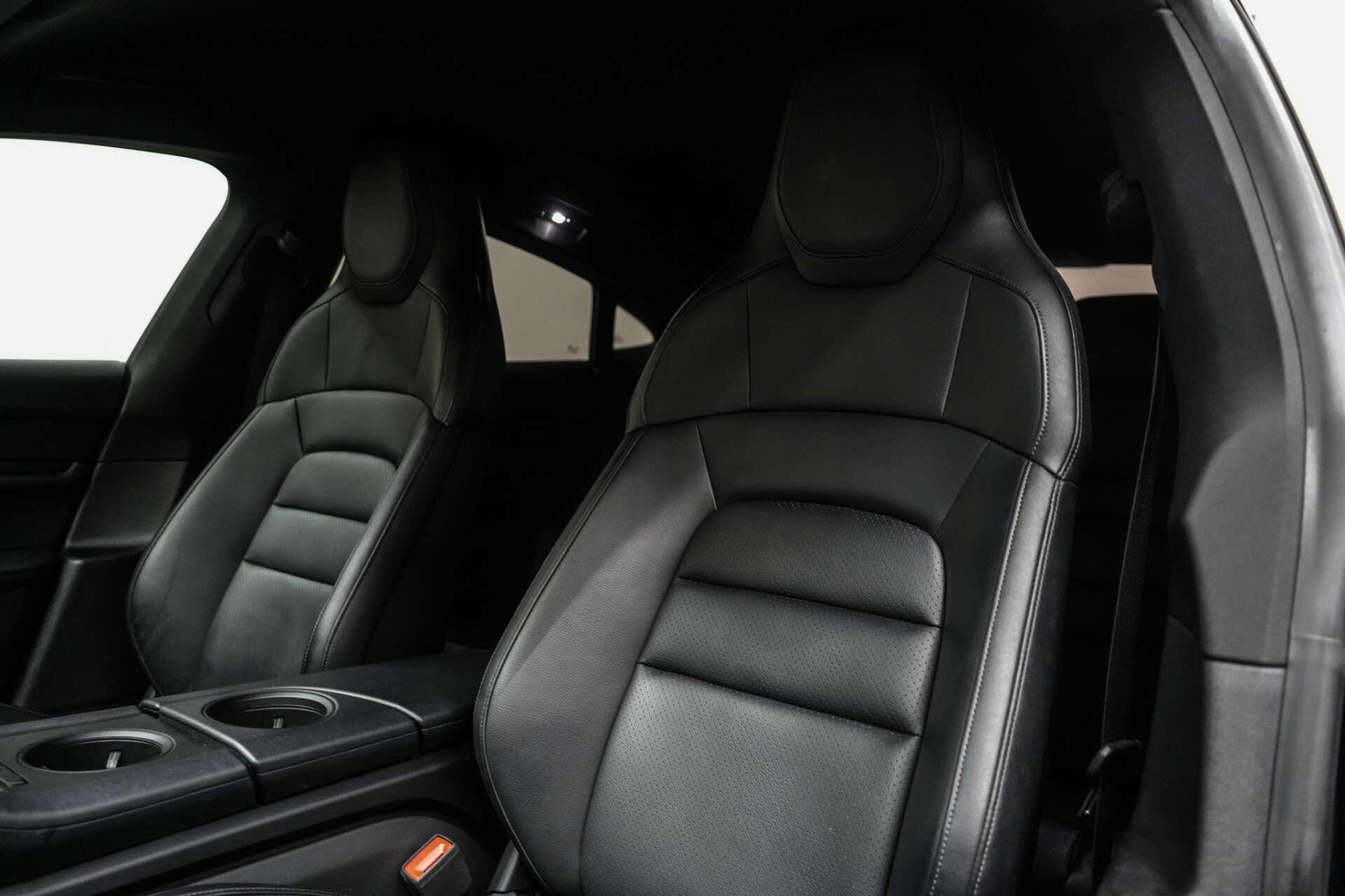 Porsche Taycan view 12