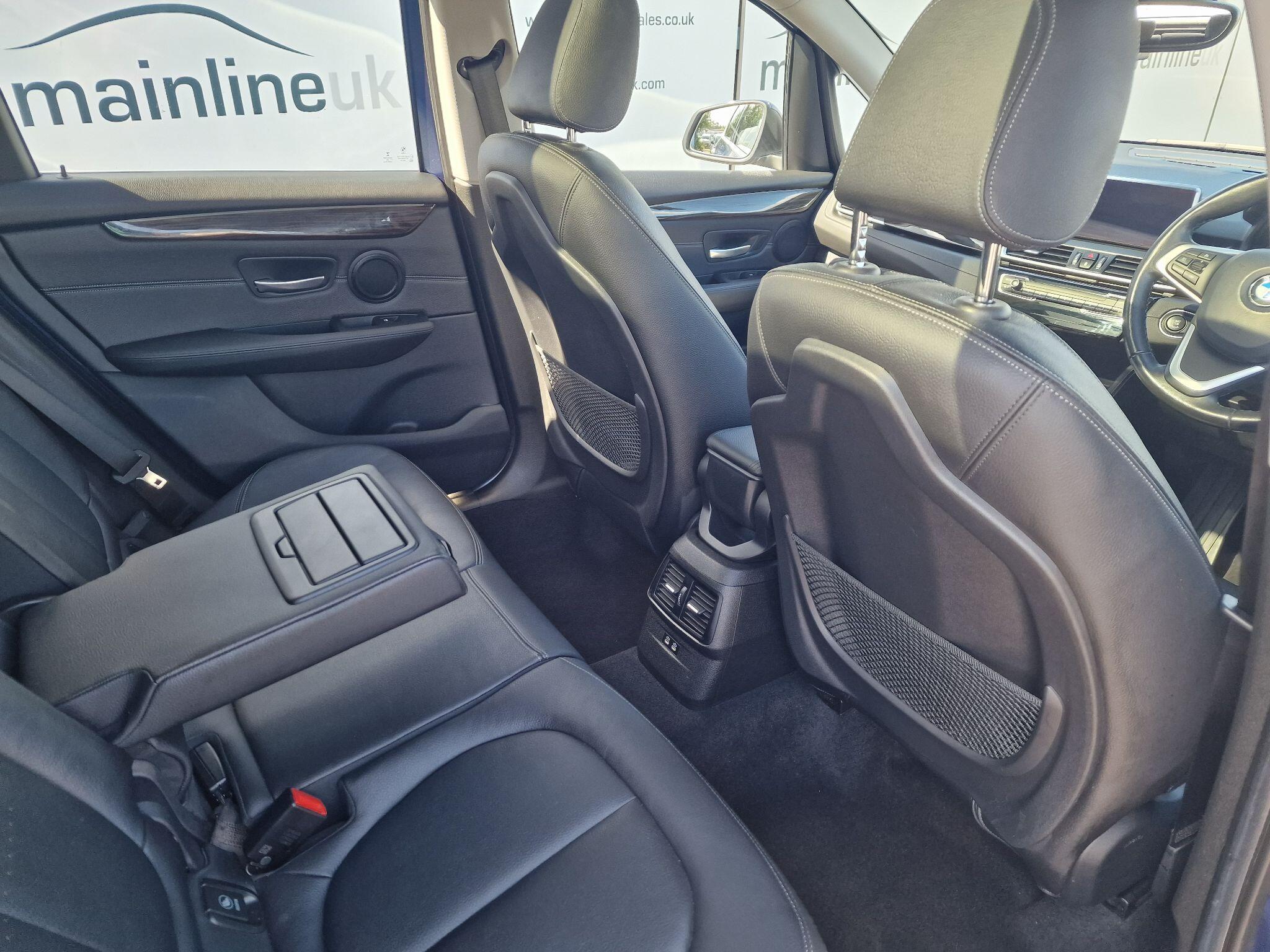 BMW 2 Series view 32