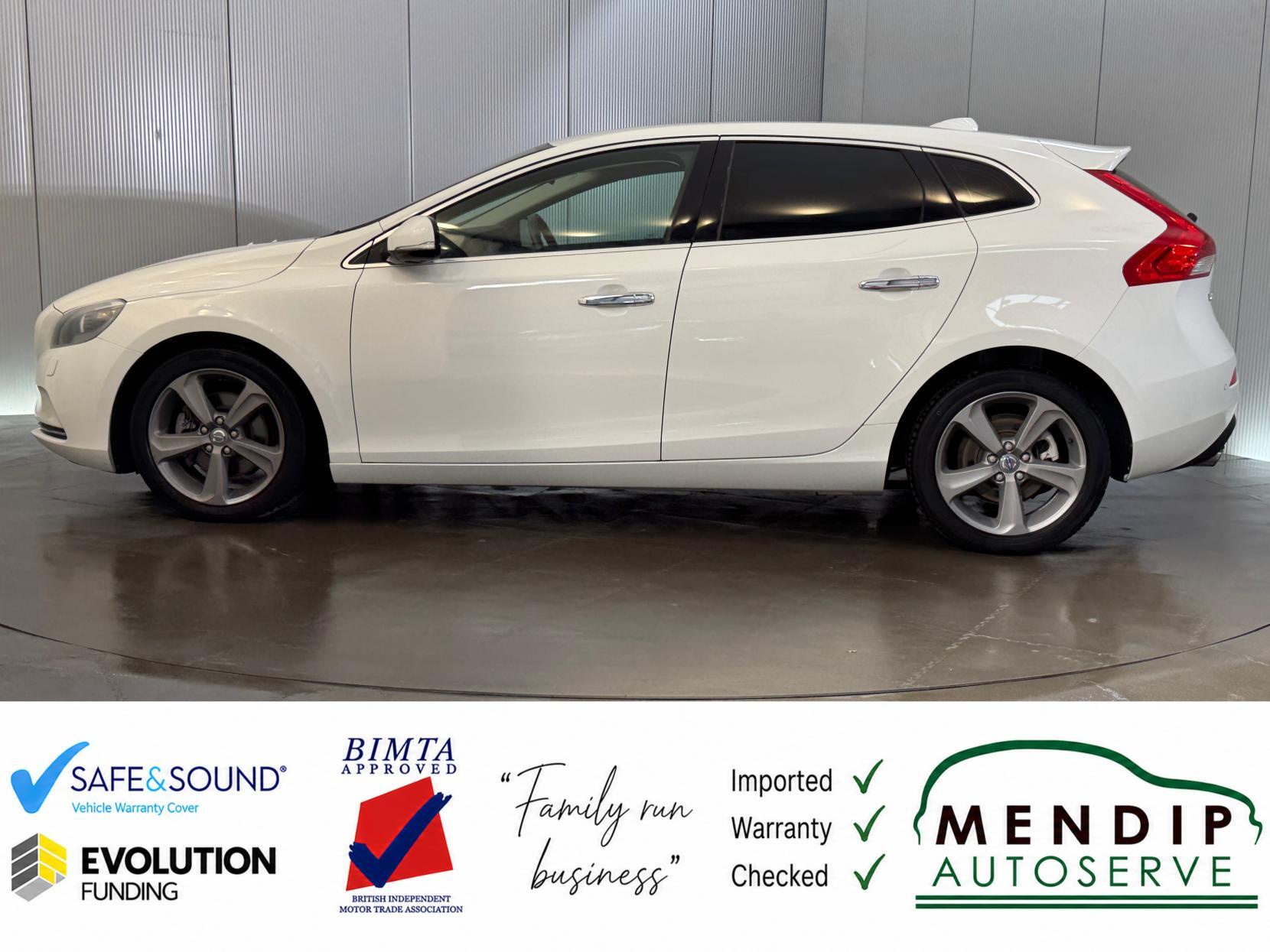 Volvo V40 view 10