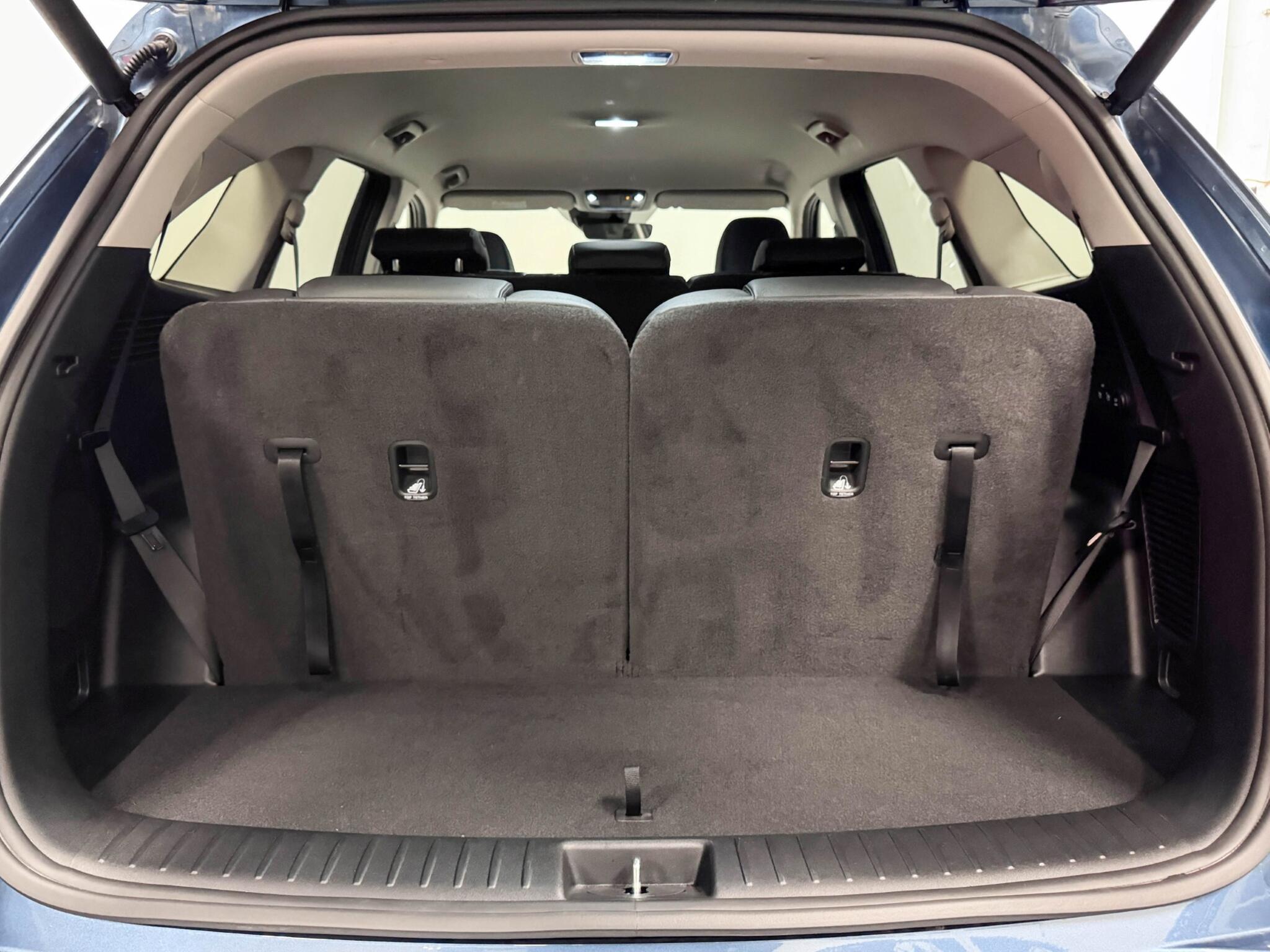 Kia Sorento view 7