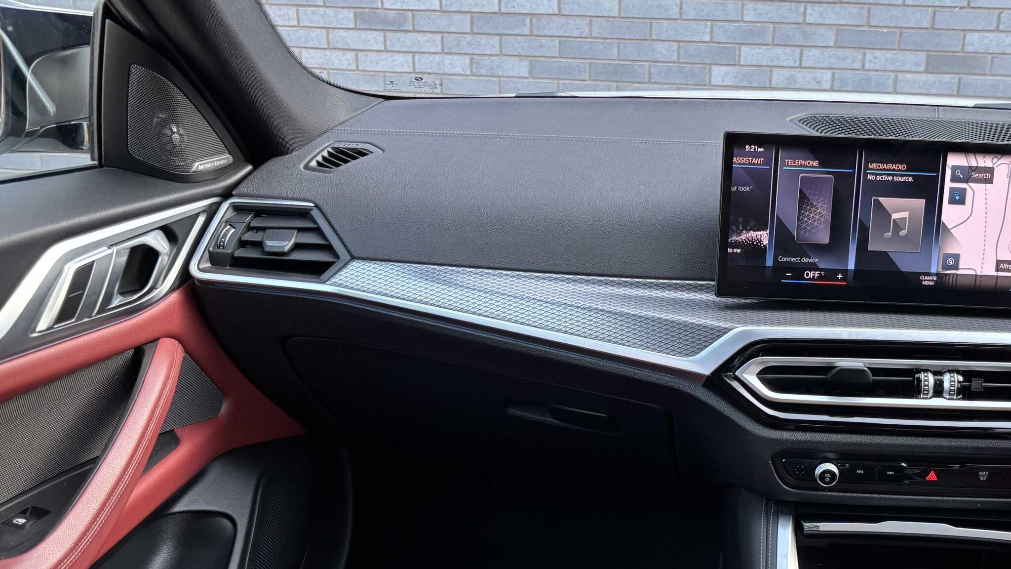 BMW i4 view 5