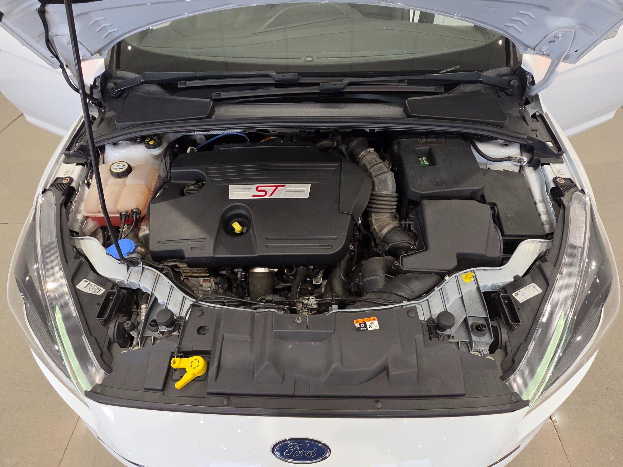 Ford Focus view 47