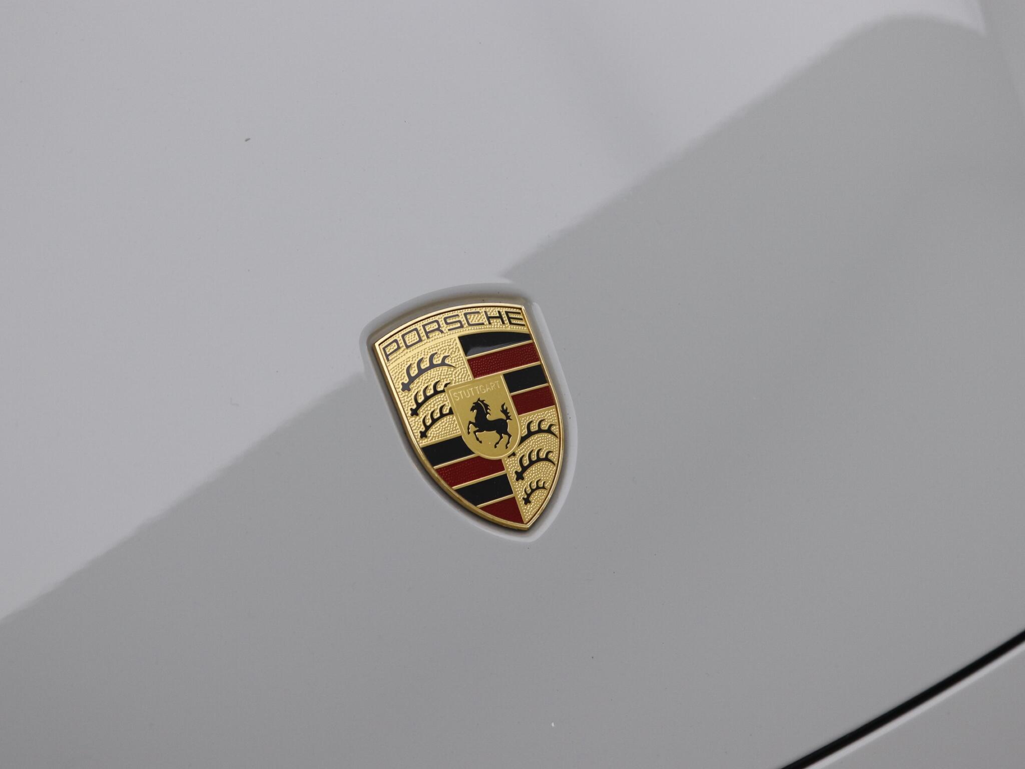 Porsche Taycan view 20