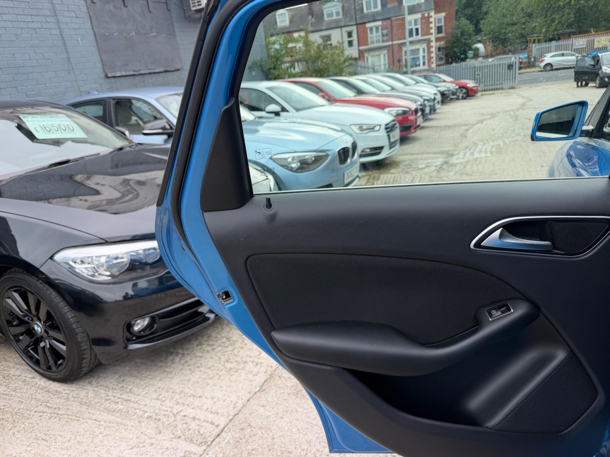 Mercedes-Benz B-Class view 24