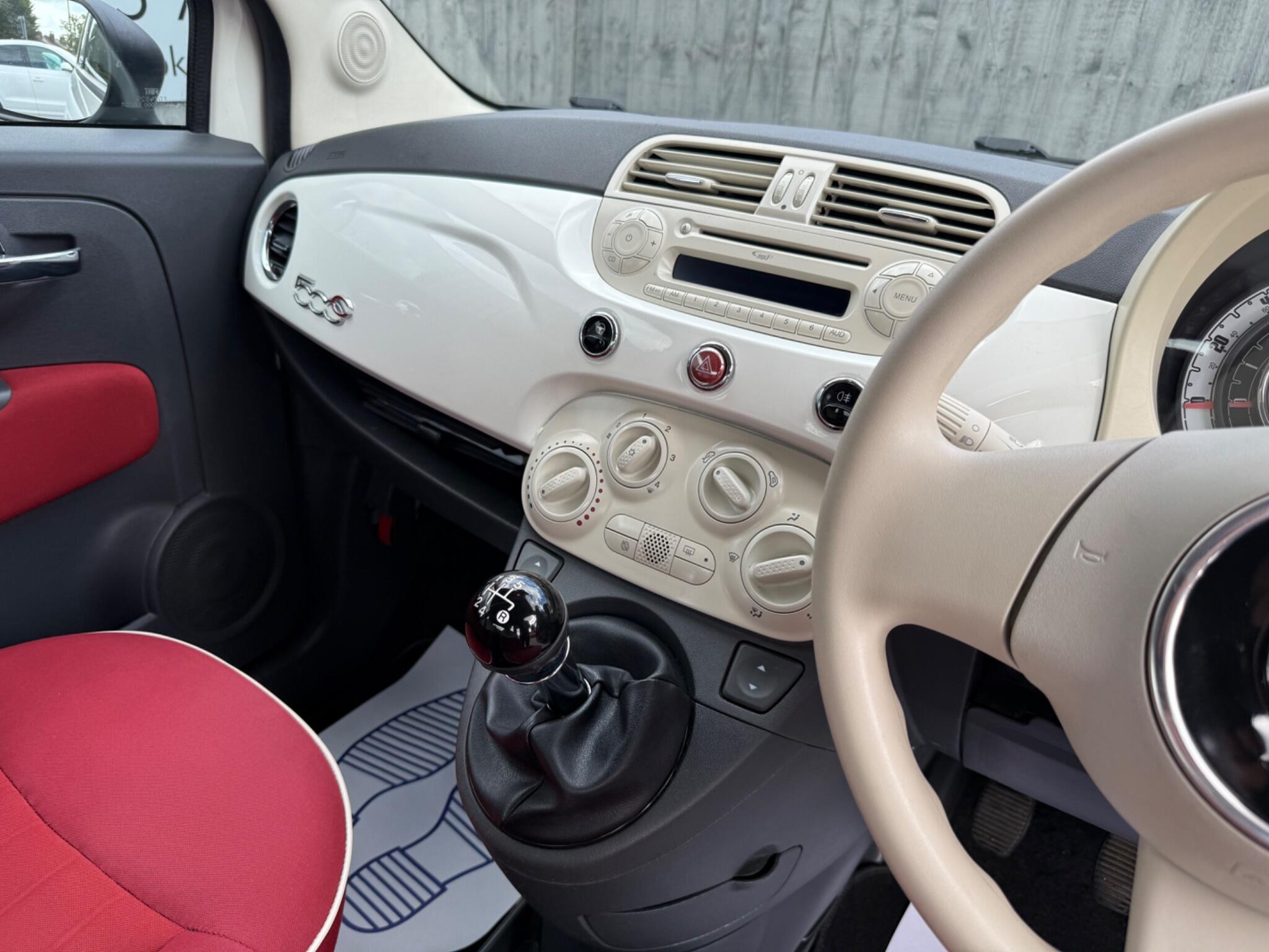 2010 Fiat 500C image 13