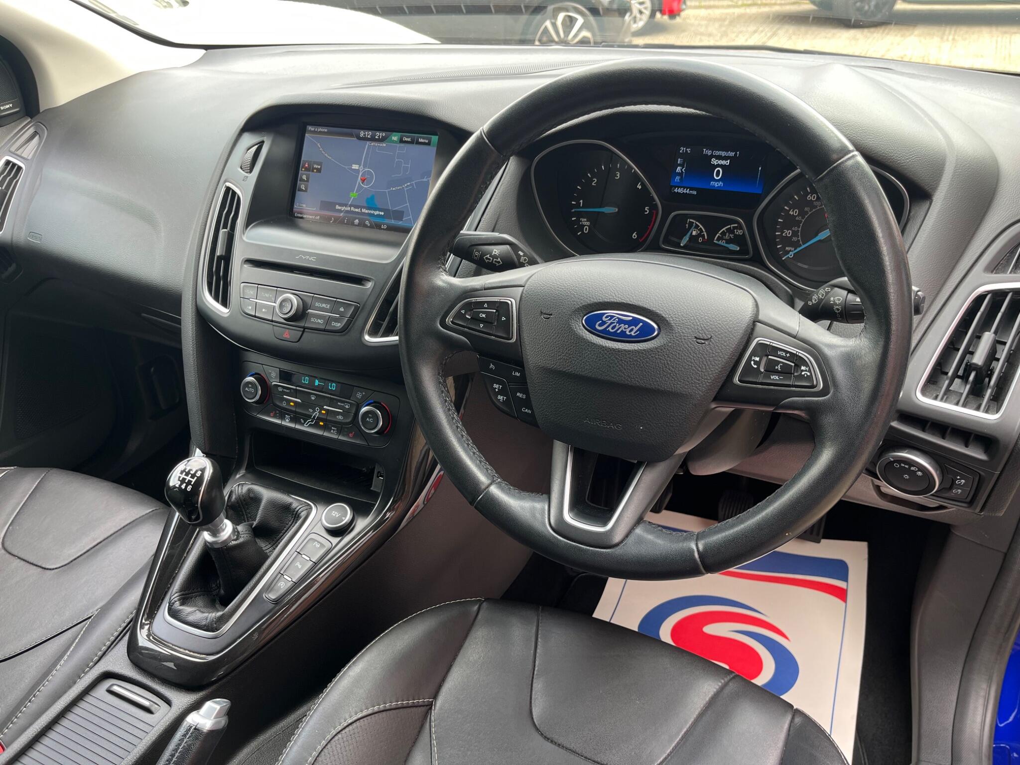 Ford Focus view 35