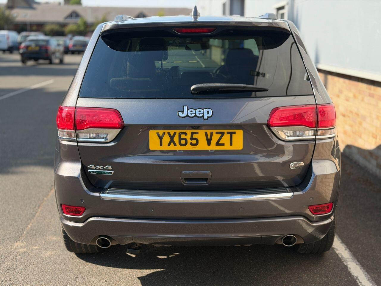 Jeep Grand Cherokee view 35