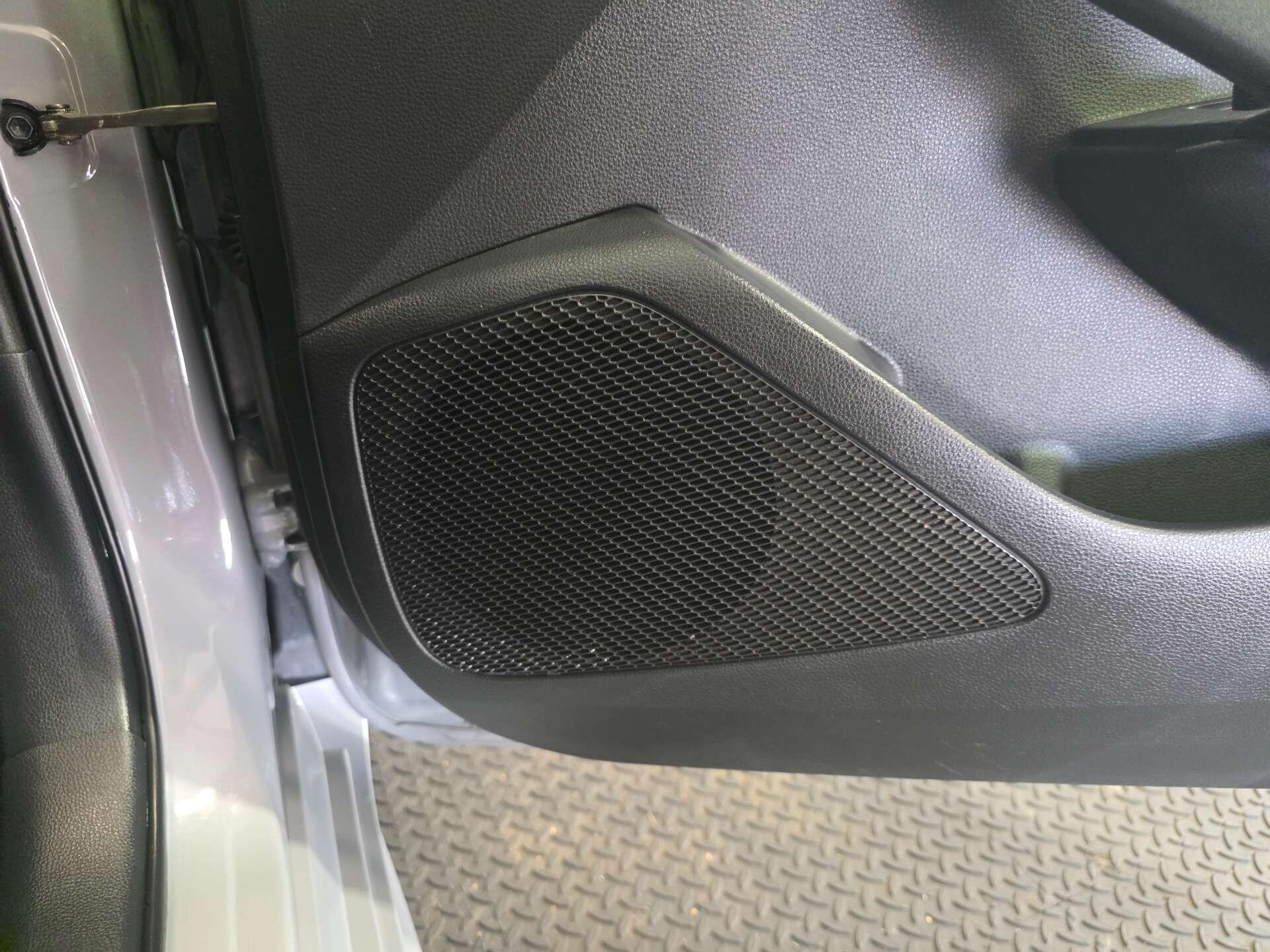 Toyota Corolla view 14