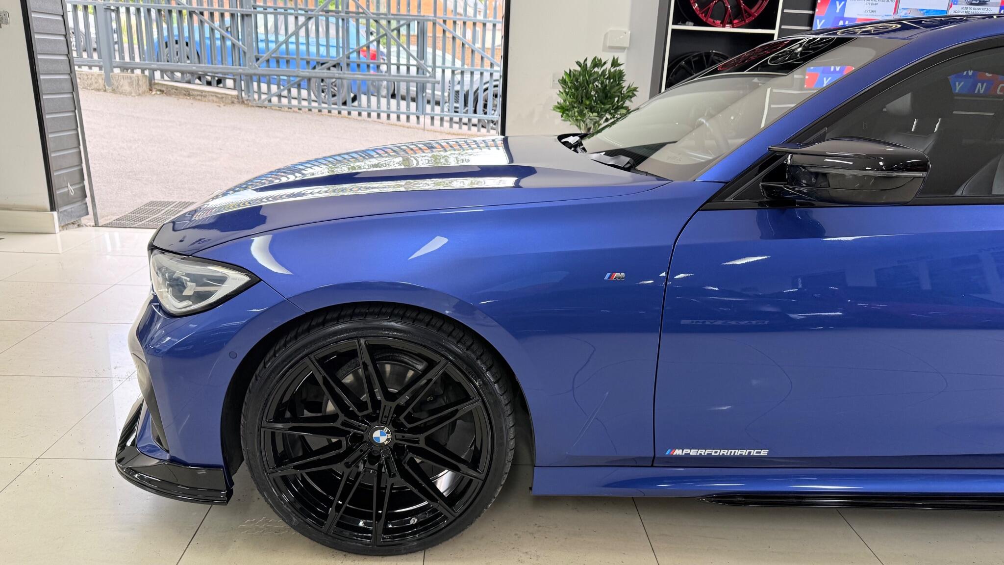 BMW 3 Series view 35
