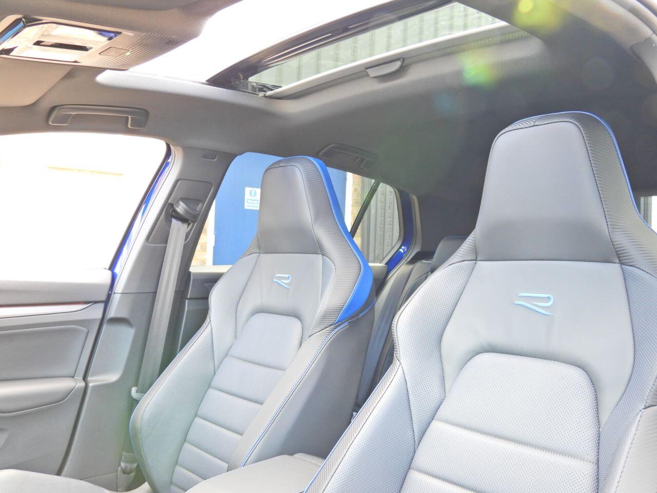 Volkswagen Golf view 19