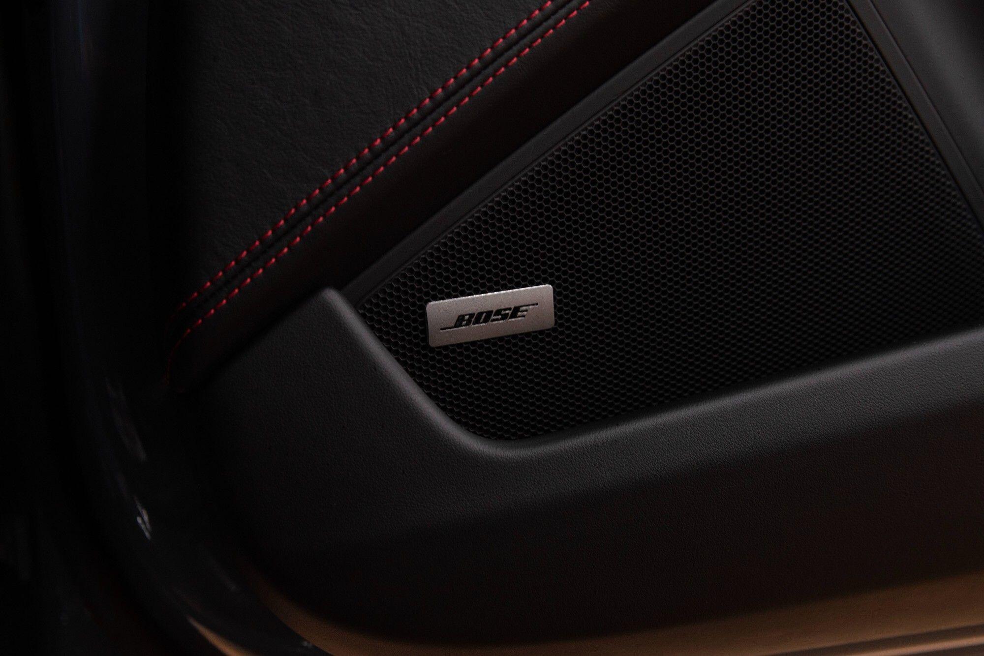 Porsche 911 view 26