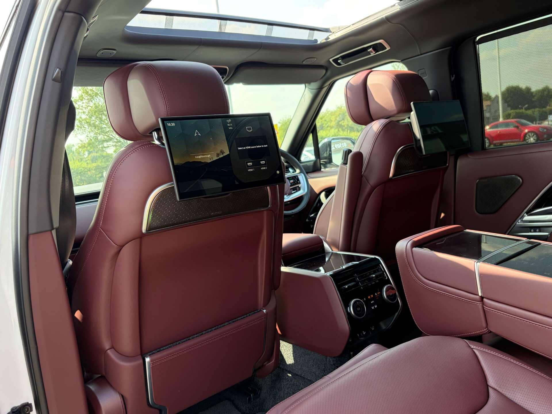 Land Rover Range Rover view 24