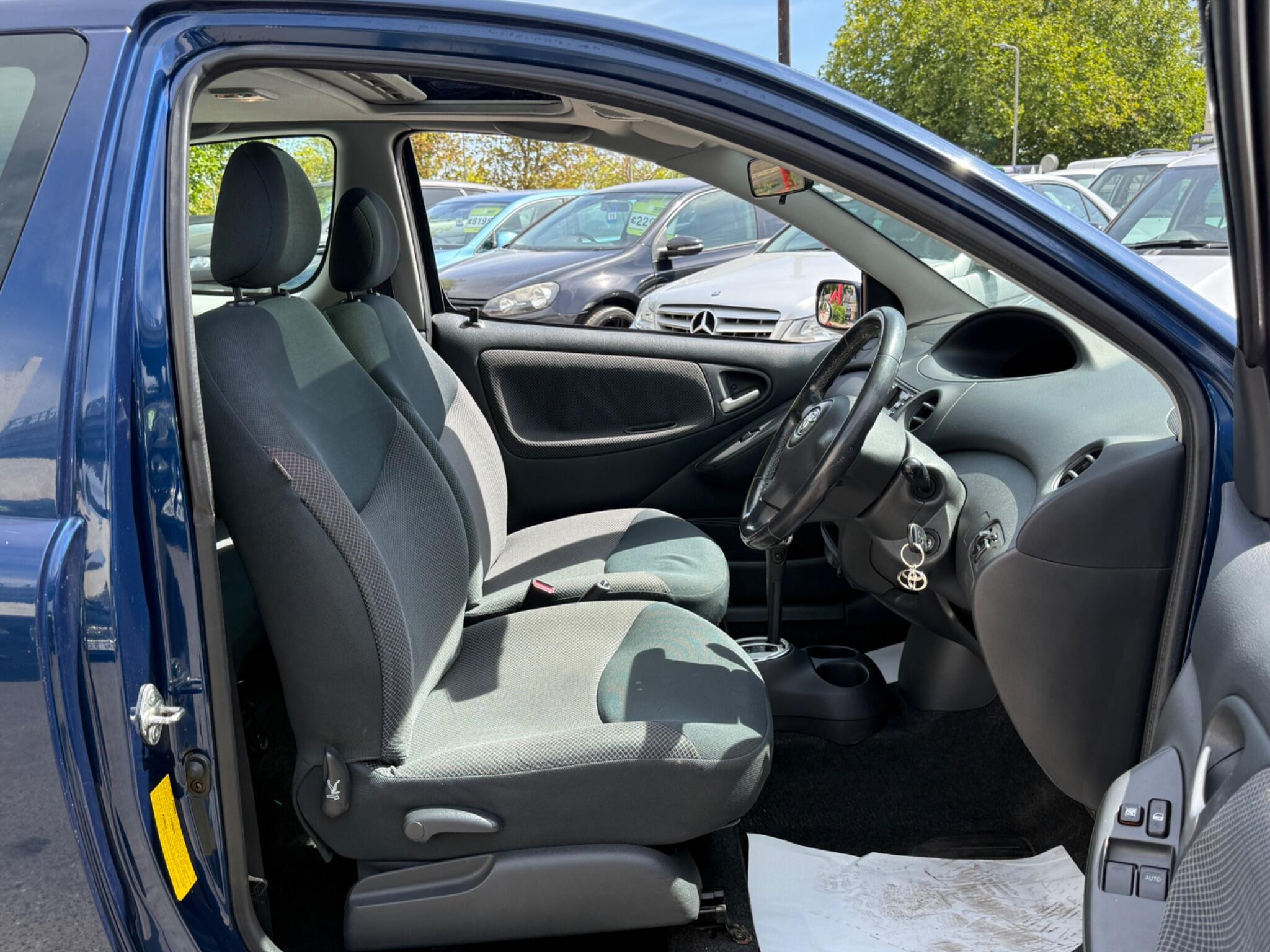 Toyota Yaris - Image 20