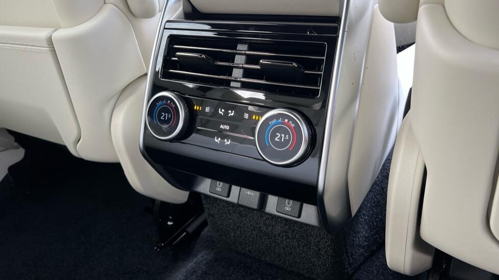 Land Rover Range Rover view 18
