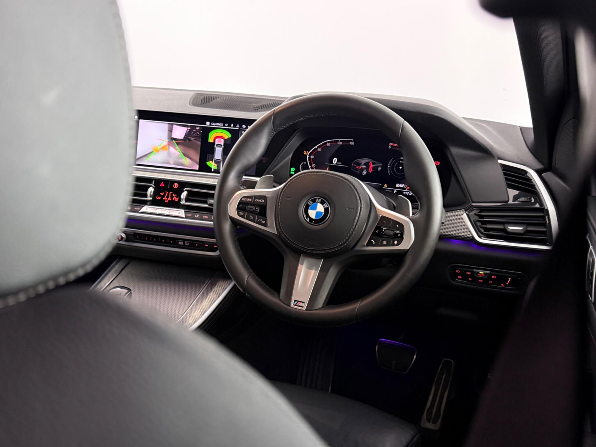 BMW X5 view 13