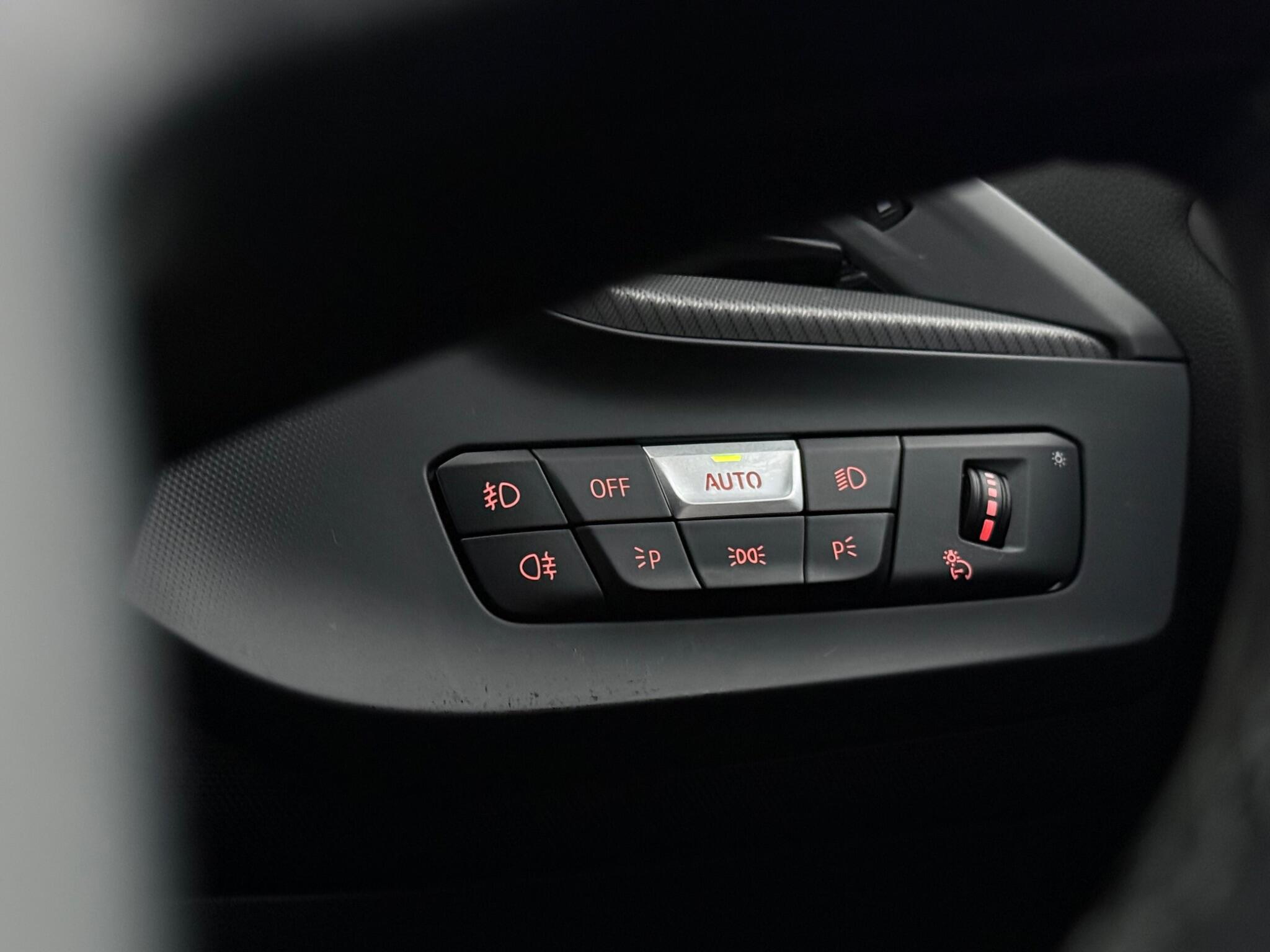 BMW 1 Series view 19