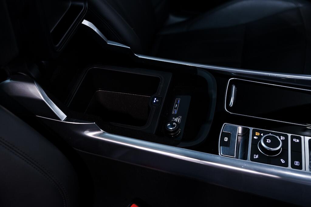 Land Rover Range Rover Sport view 32