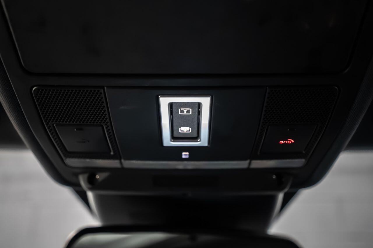 Land Rover Range Rover Evoque view 38