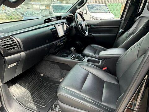 Toyota Hilux view 20