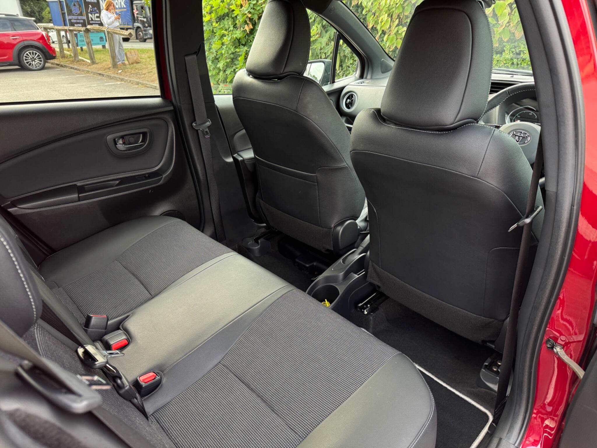 Toyota Yaris view 36