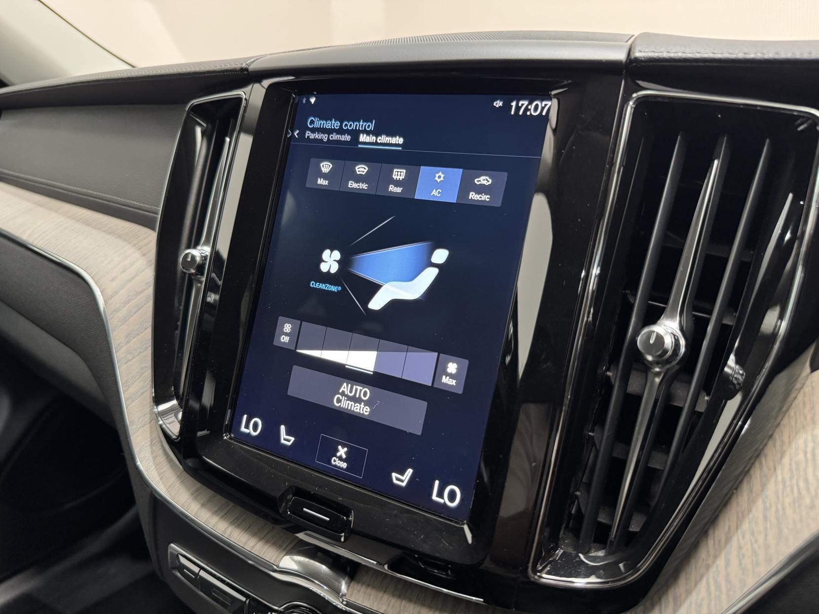 Volvo XC60 view 24