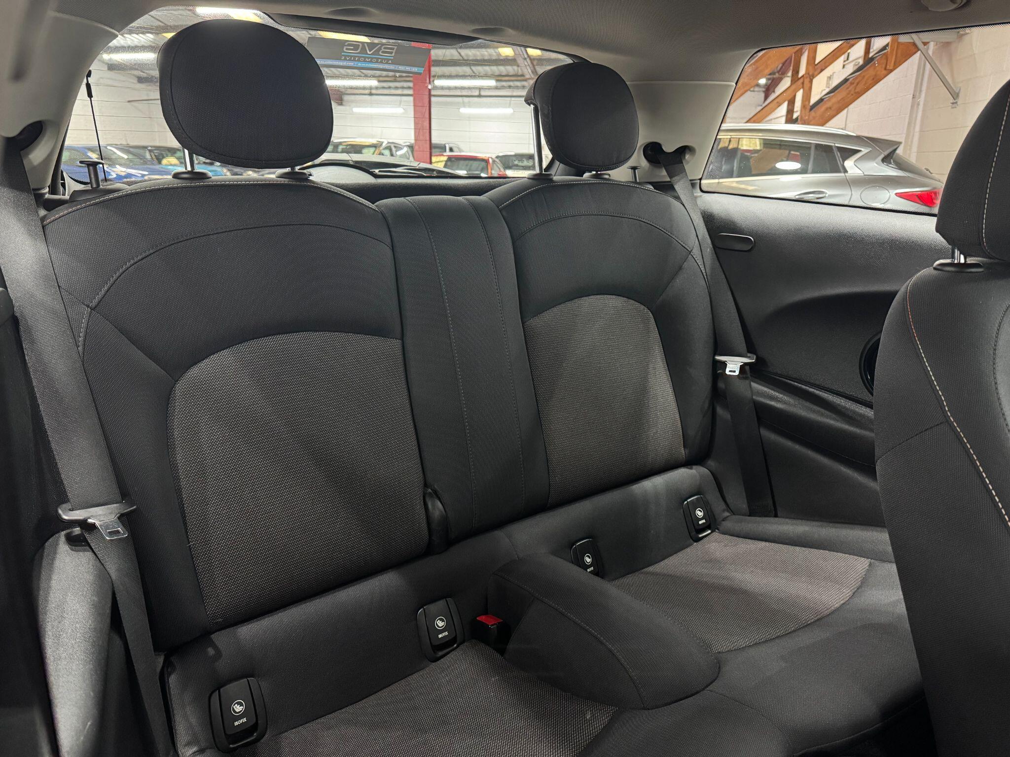 Mini Hatch view 32