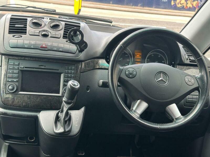 Mercedes-Benz Viano view 36