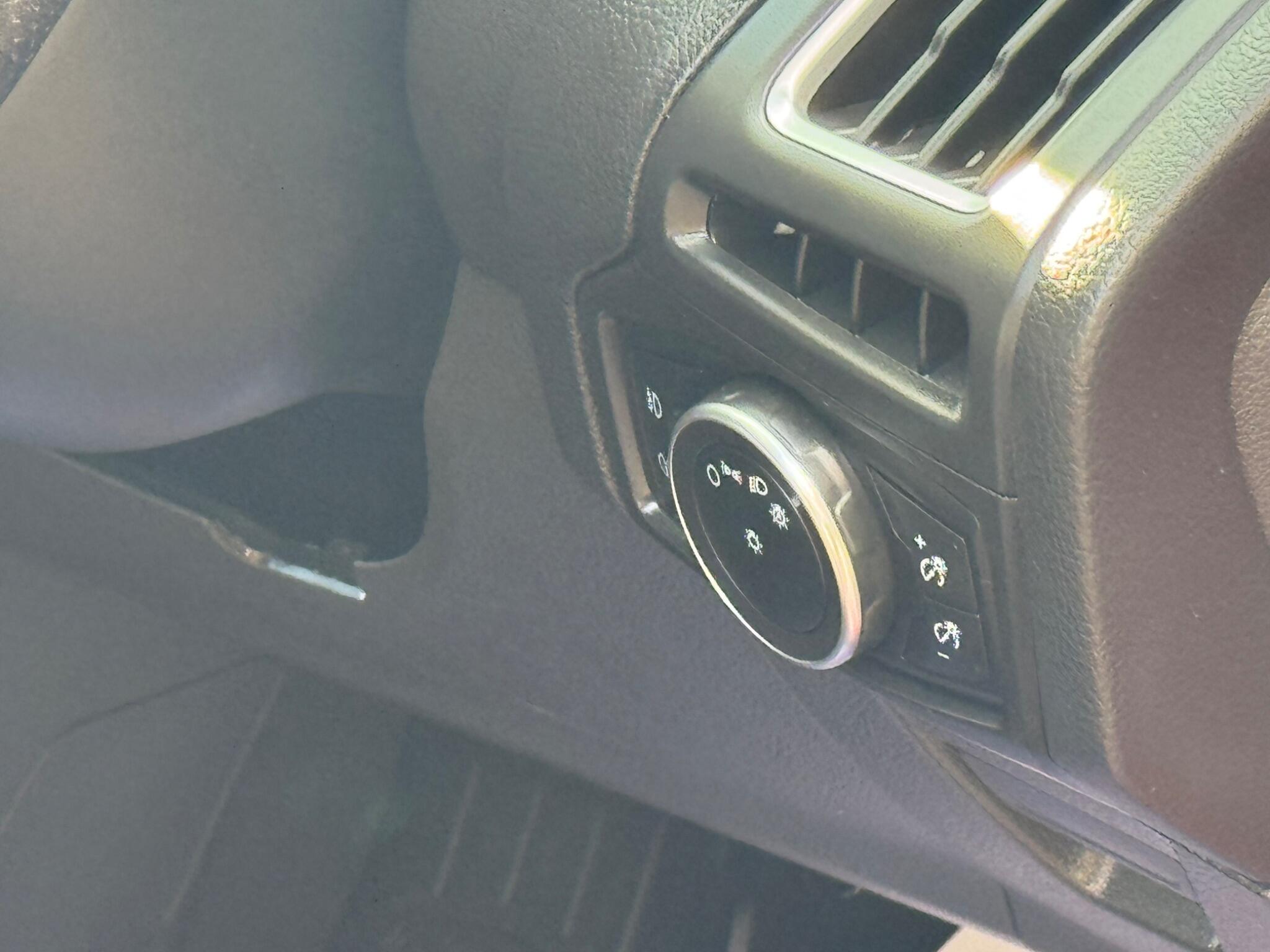 Ford Focus view 15