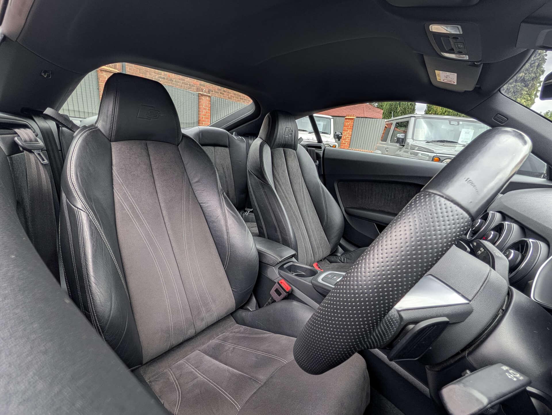 Audi TT view 21