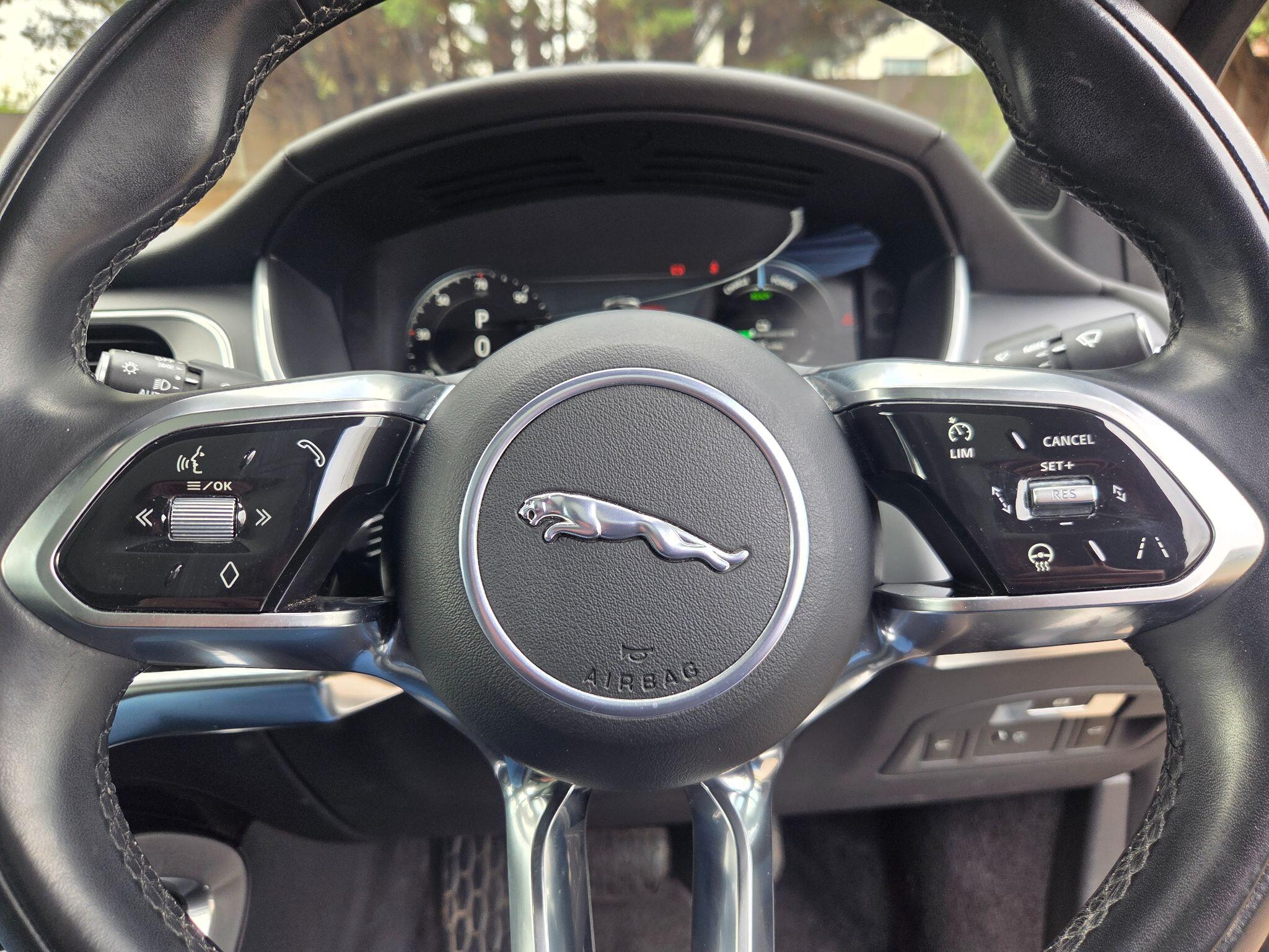Jaguar I-Pace view 9