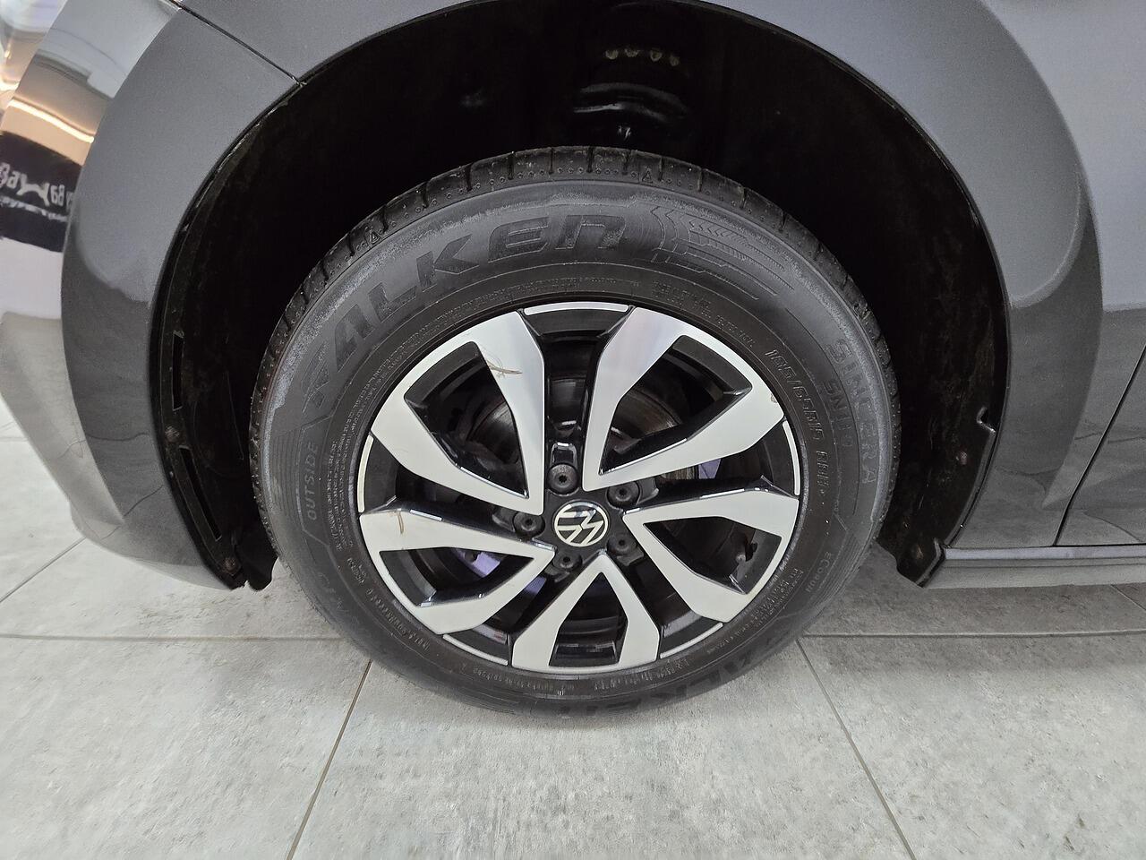 Volkswagen Polo view 20