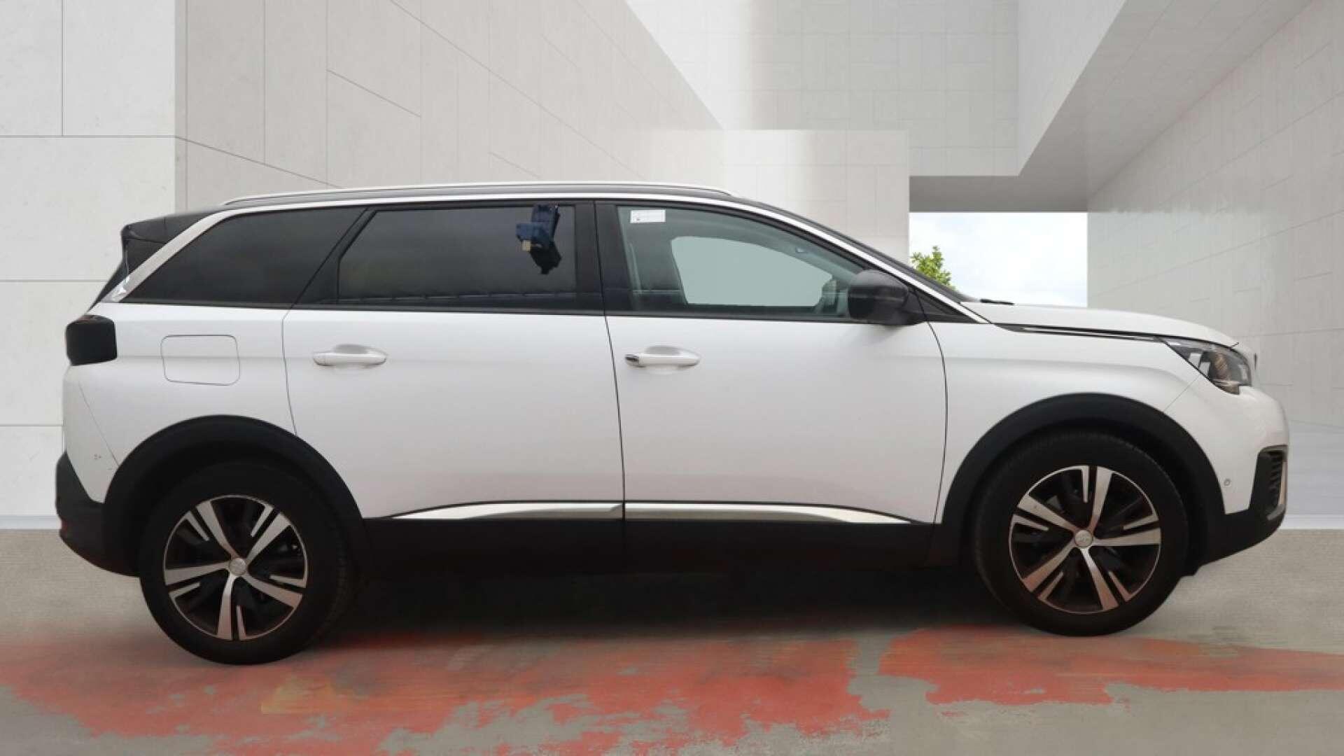 Peugeot 5008 view 6
