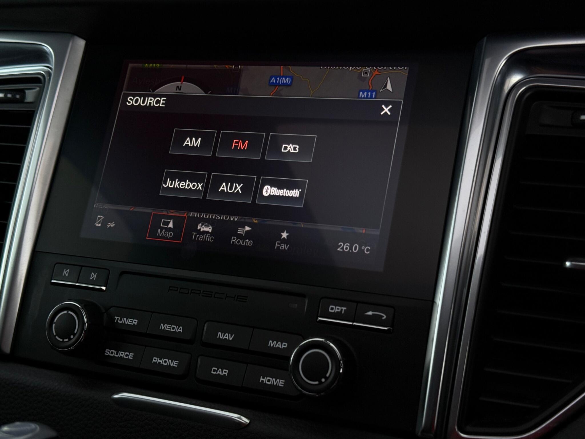 Porsche Macan view 38