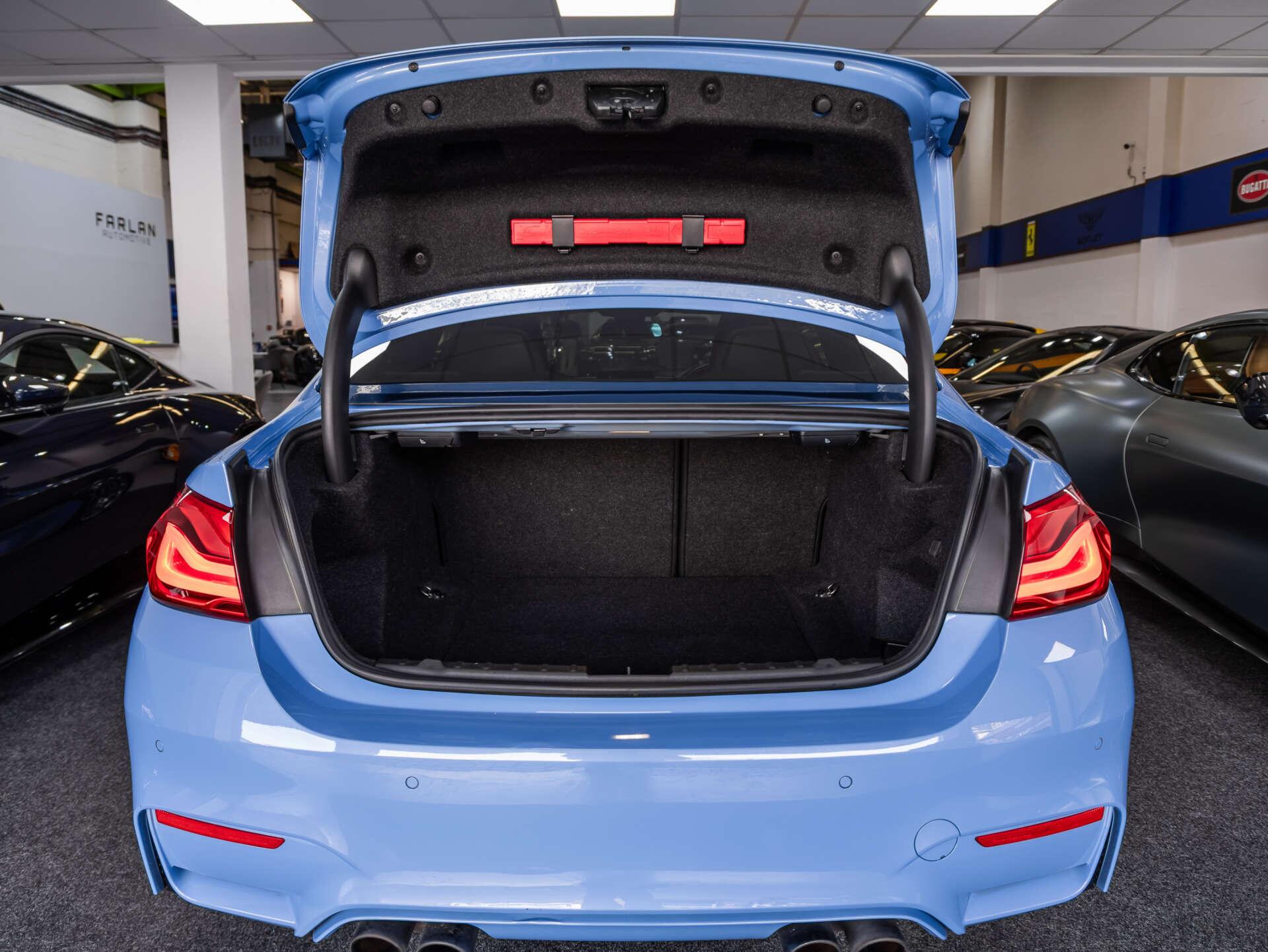 BMW M4 view 60