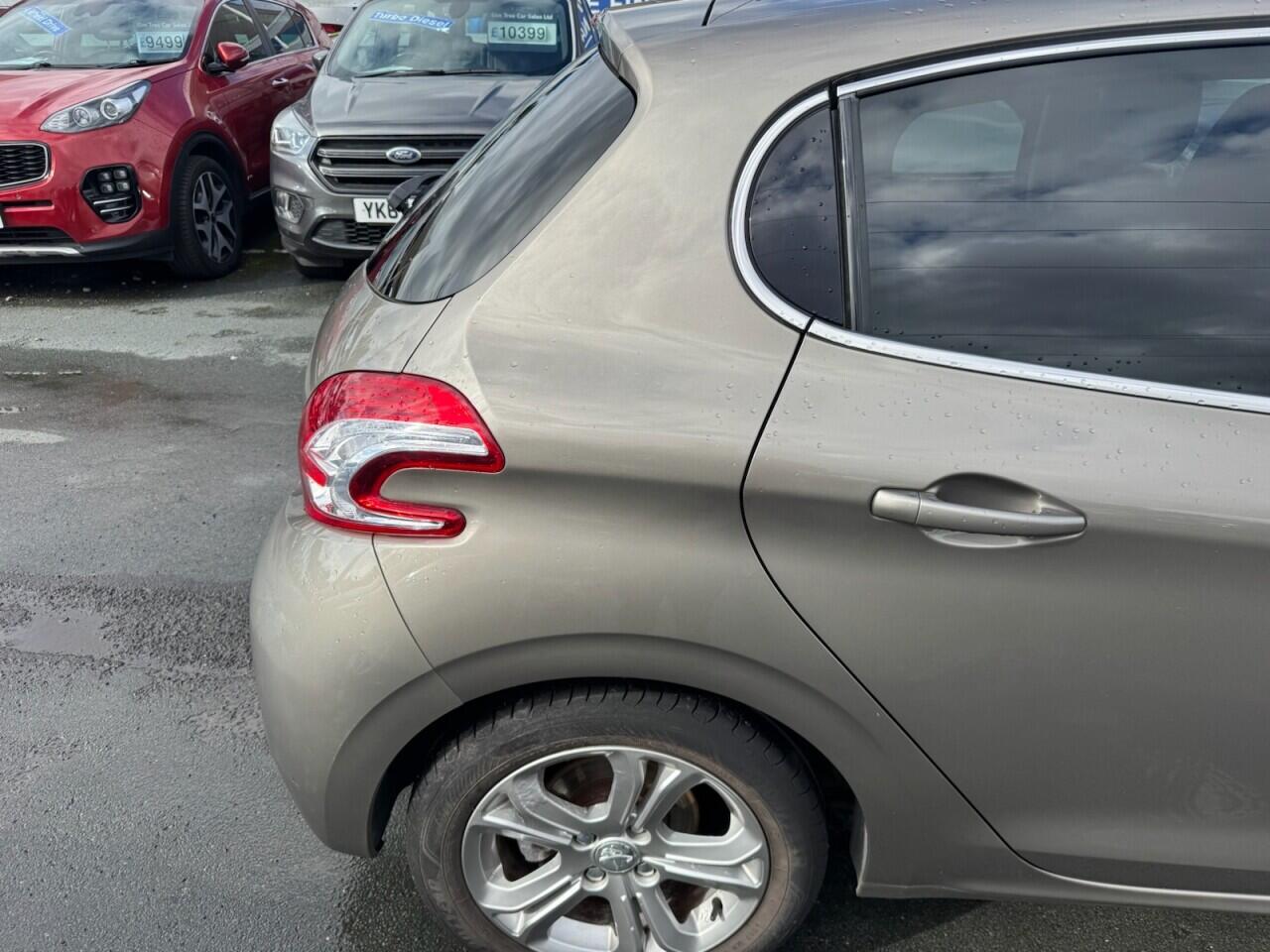Peugeot 208 view 21